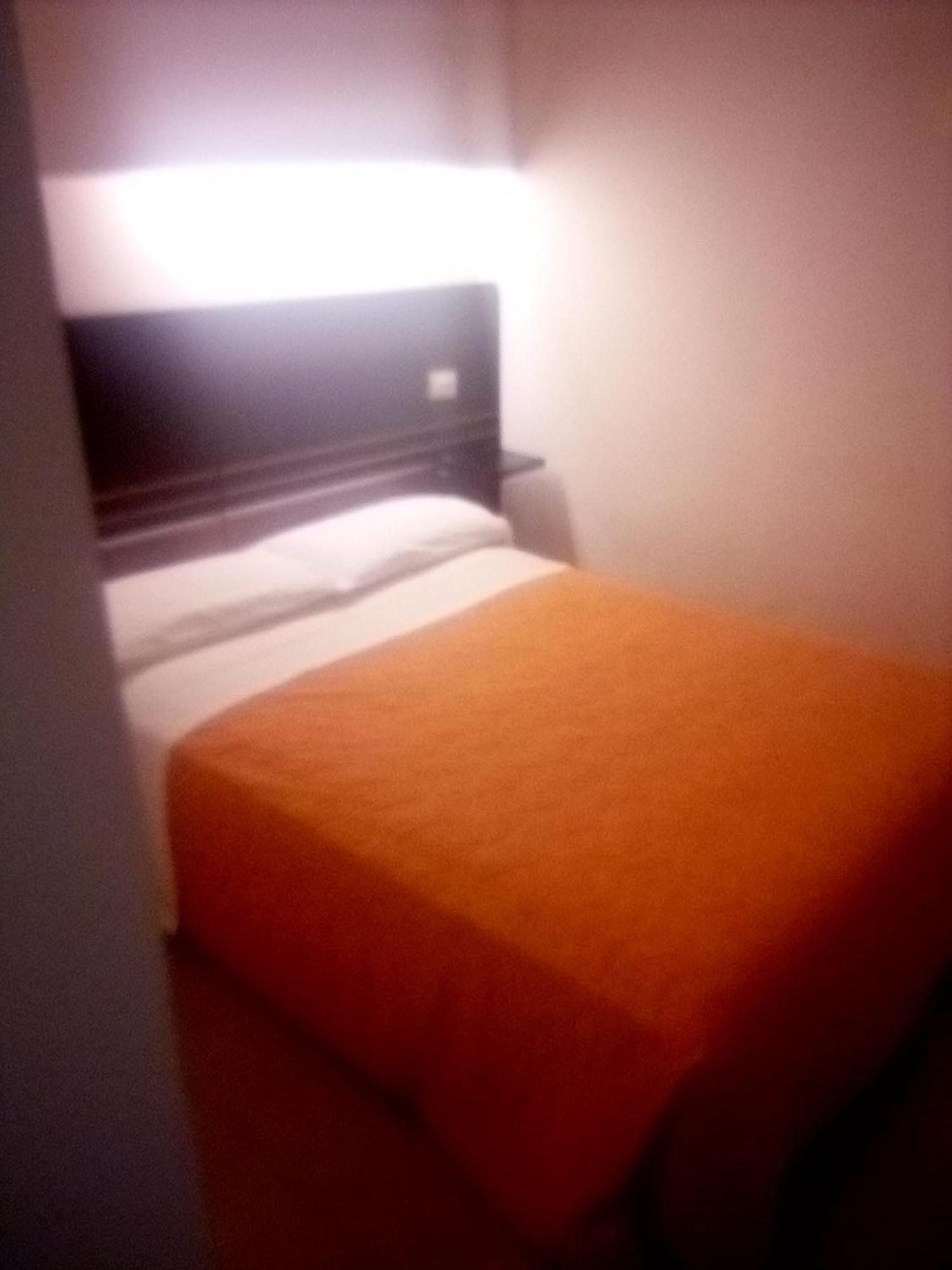 Small Single Room,1665396114:JPEG
