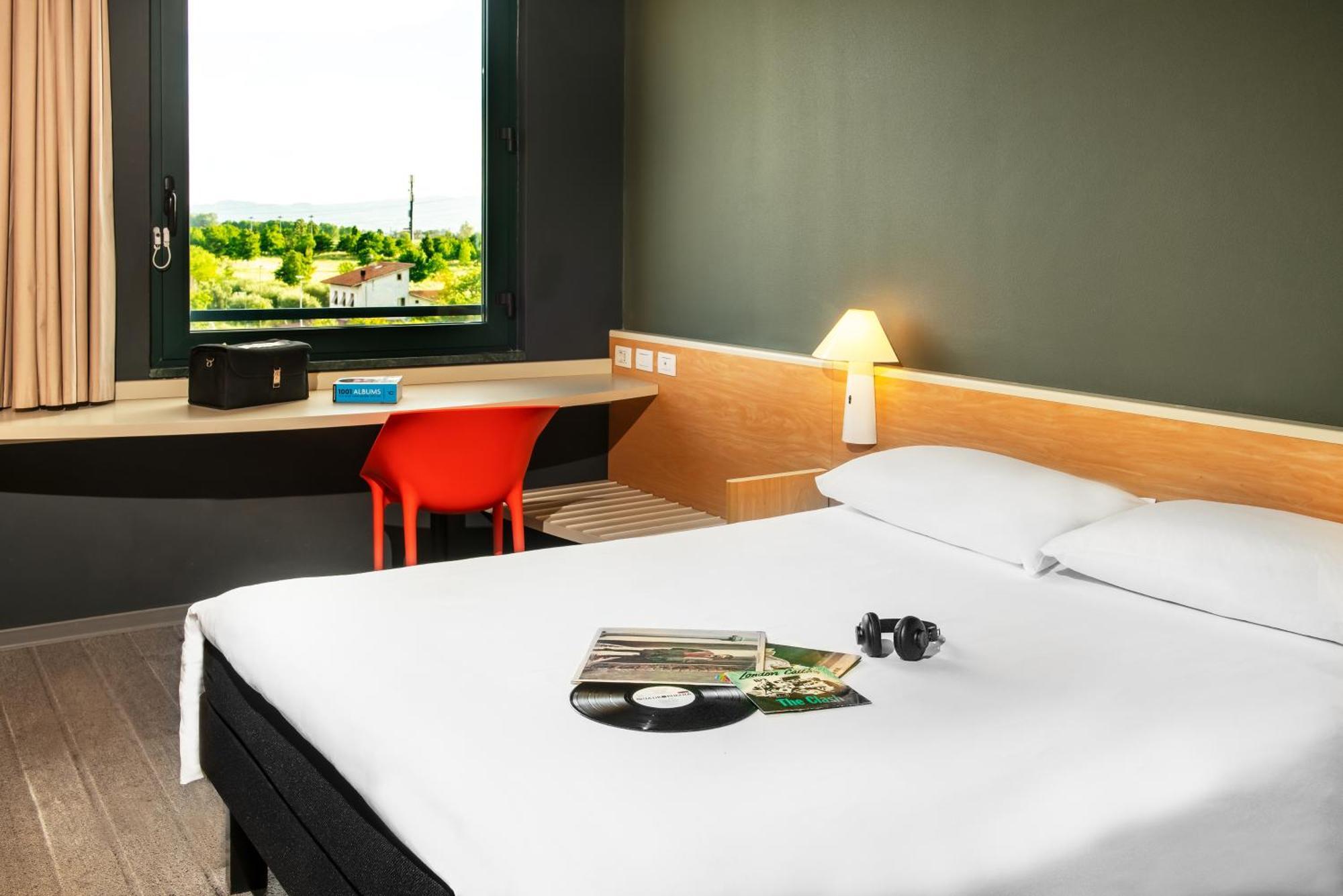 Standard Double Room,1665397889:JPEG