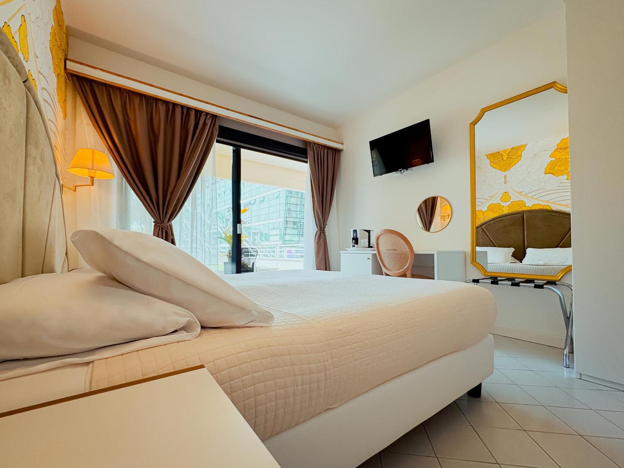 Double or Twin Room Balcony