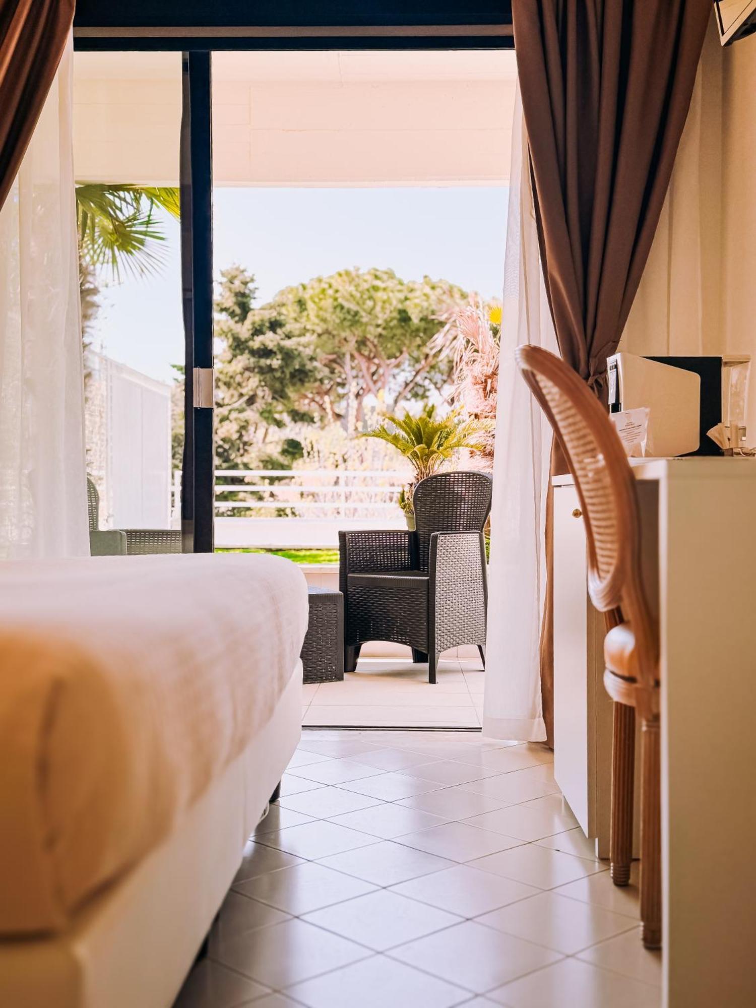 Double or Twin Room Balcony