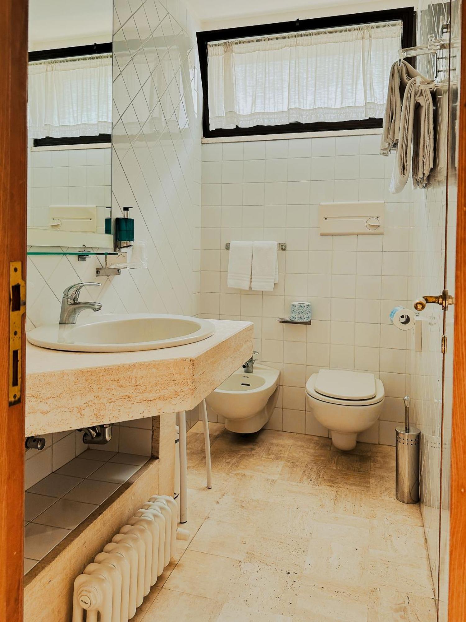 Triple Room,1665398661:JPEG