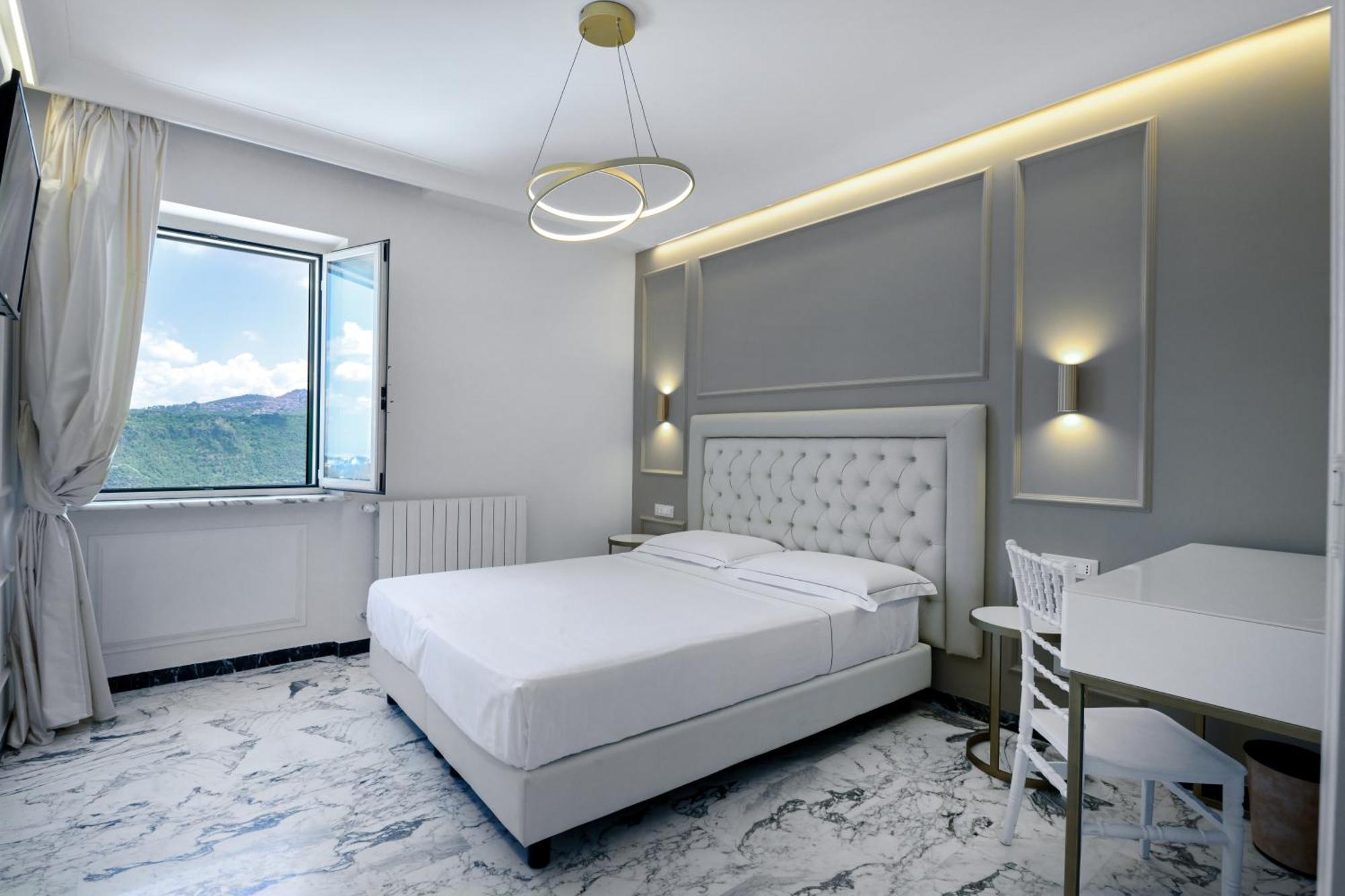 Double Room Lake View