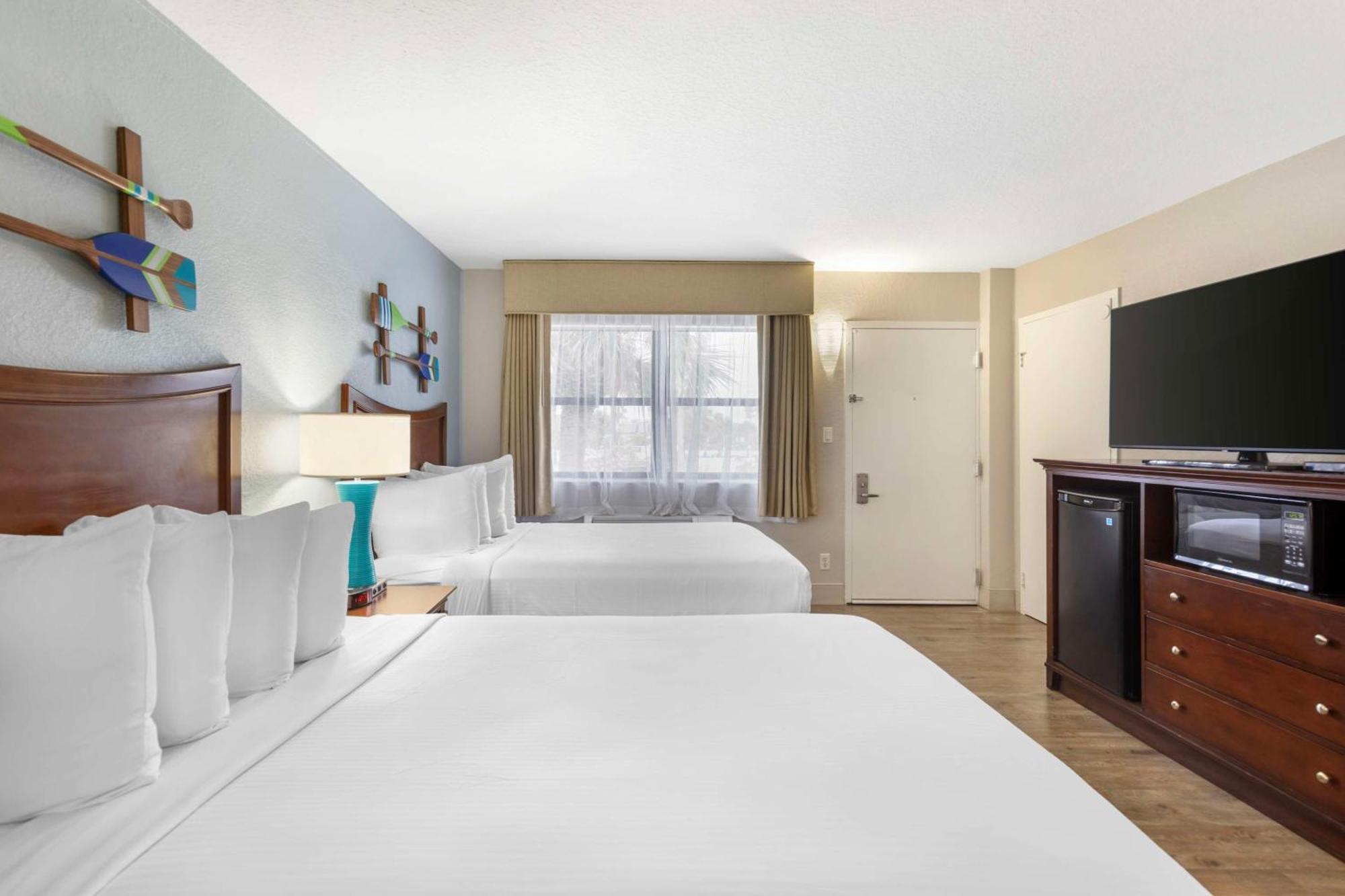 Two Double Beds Courtyard
