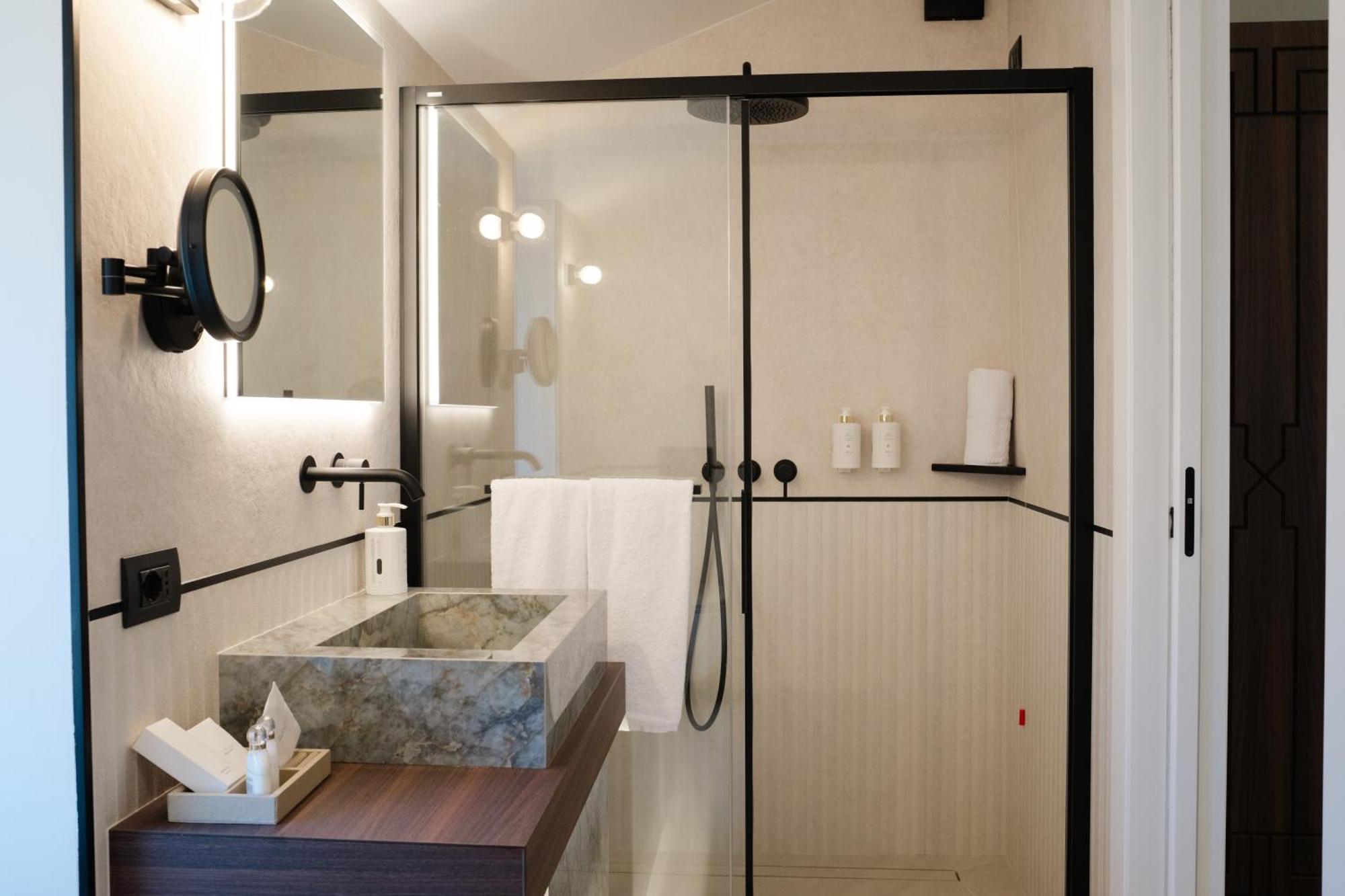 Double or Twin Room,1665401888:JPEG