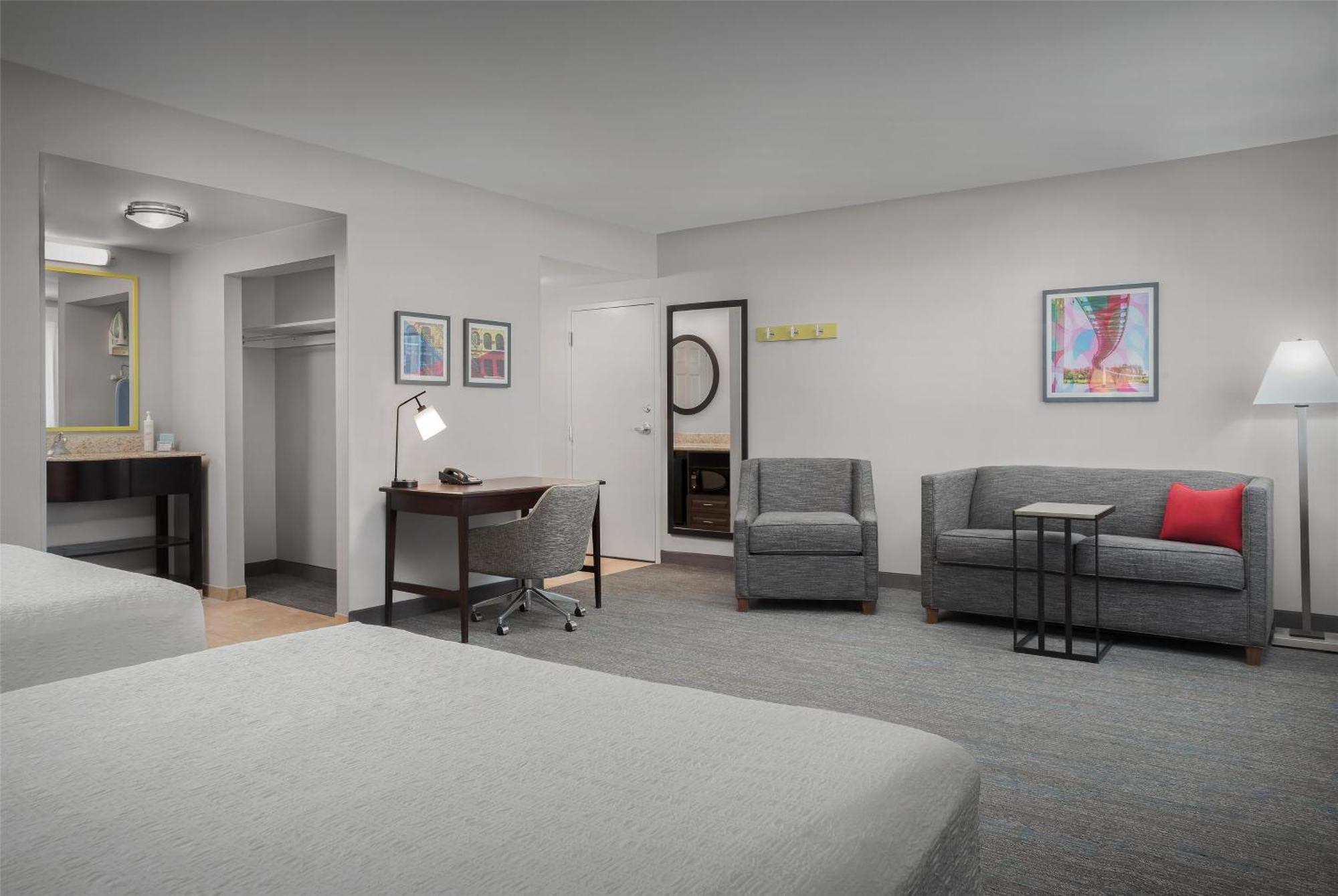 Queen Studio Suite Two Queen Beds Sofa Bed Non-Smoking