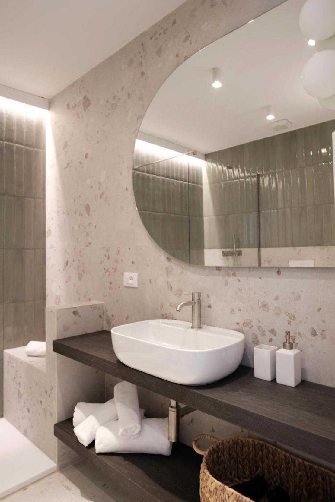 Superior One-Bedroom Apartment Balcony