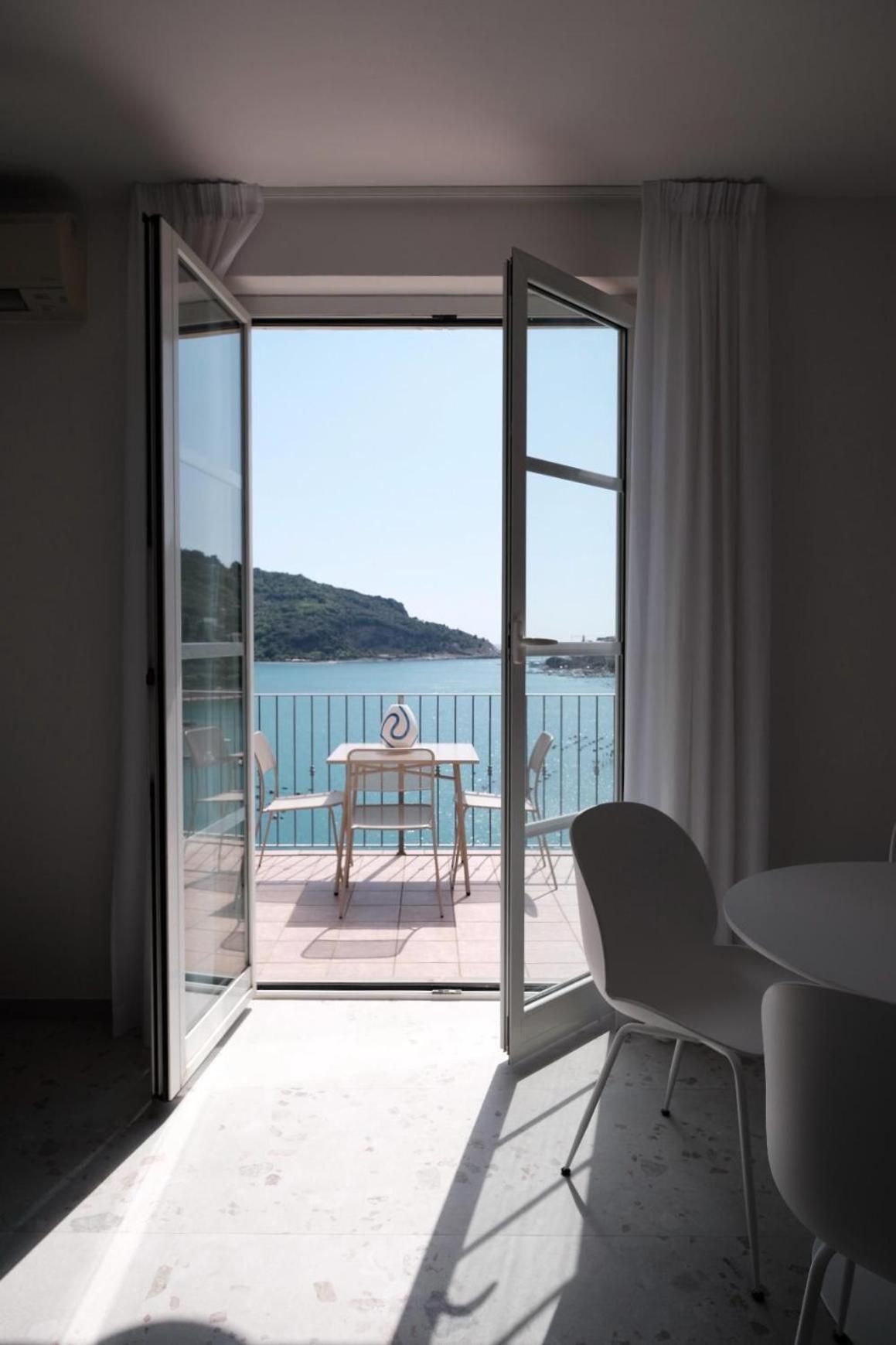 Superior One-Bedroom Apartment Balcony