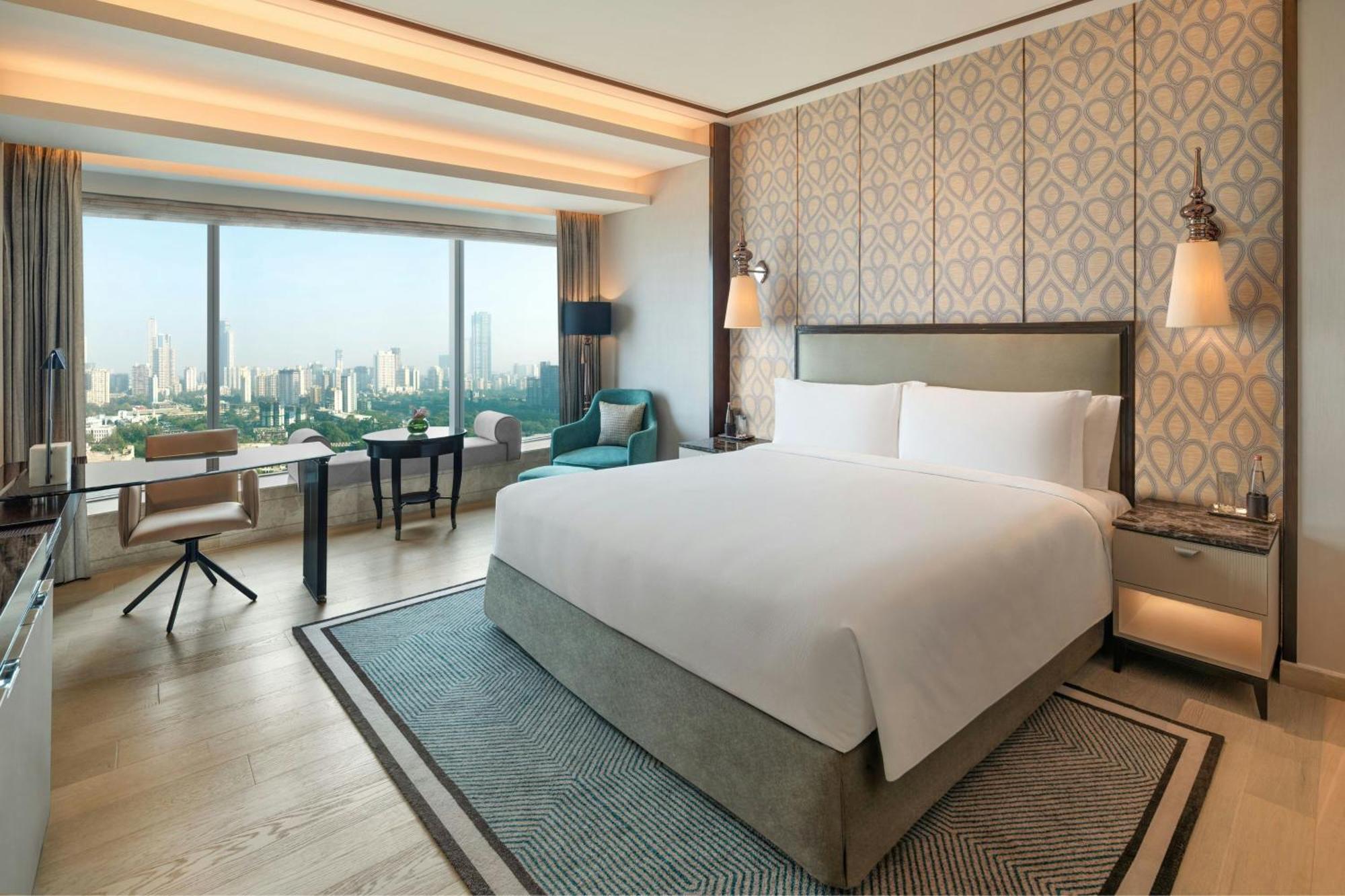 Guest room 1 King Mumbai view