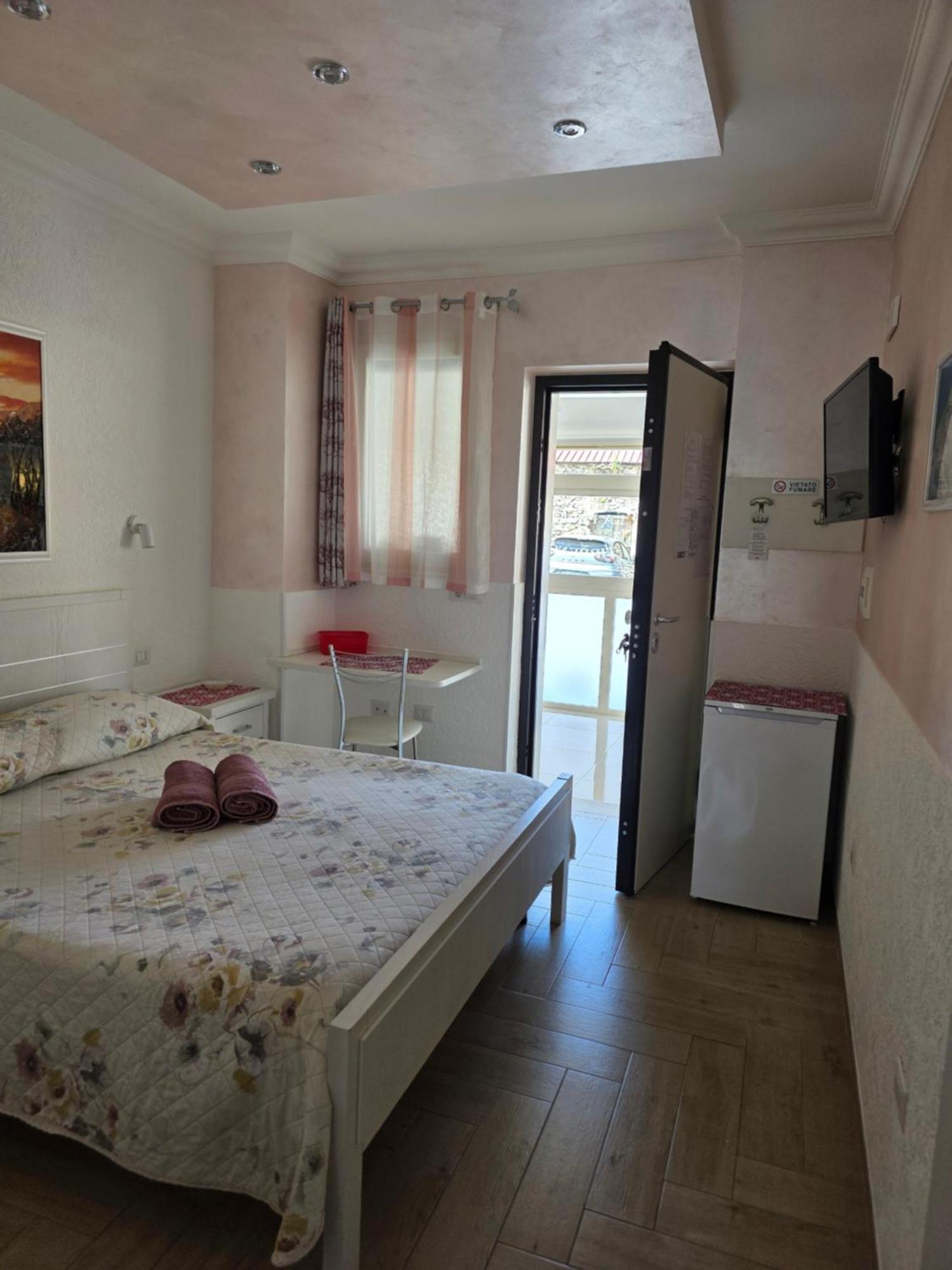 Deluxe Double Room Internal View