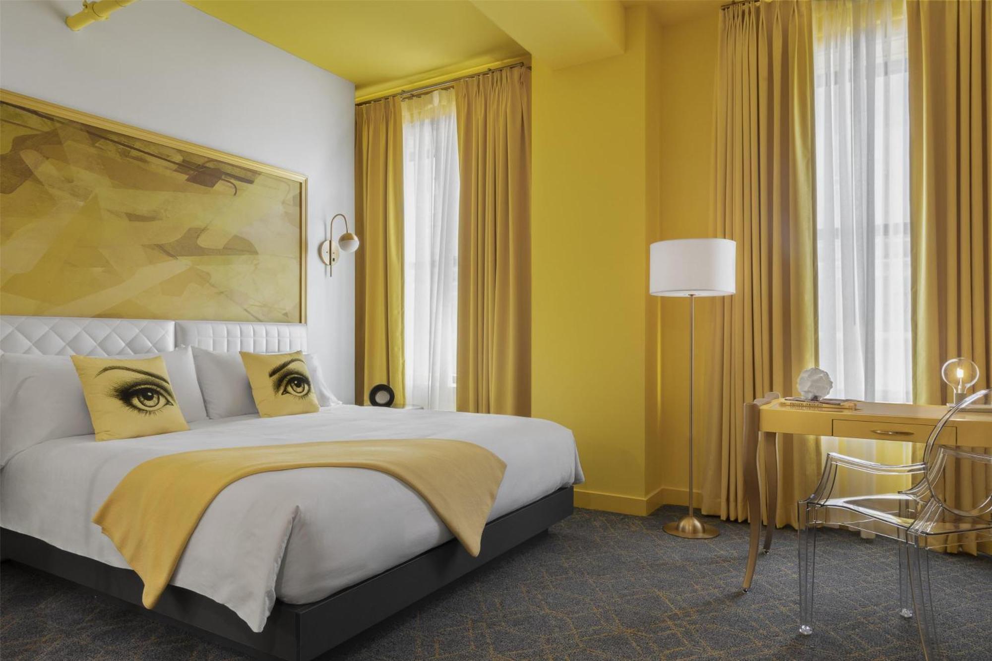 Yellow King Room