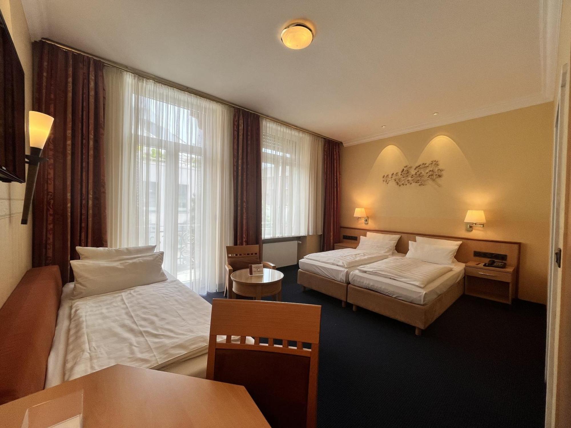 Classic Triple Room,1666028086:JPEG