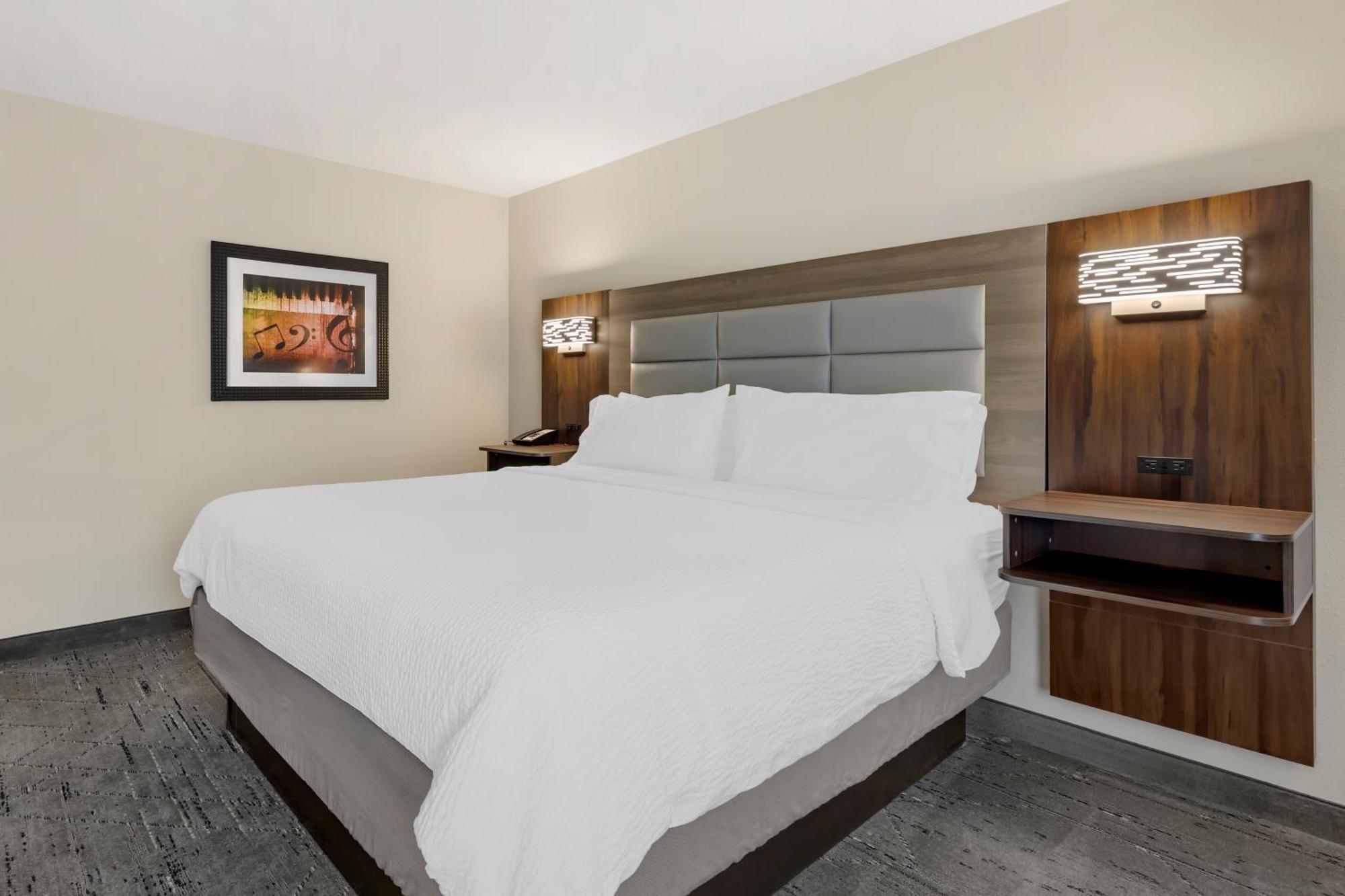 Standard King Room