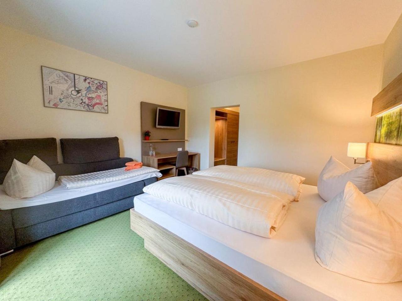 Triple Room,1666031700:JPEG