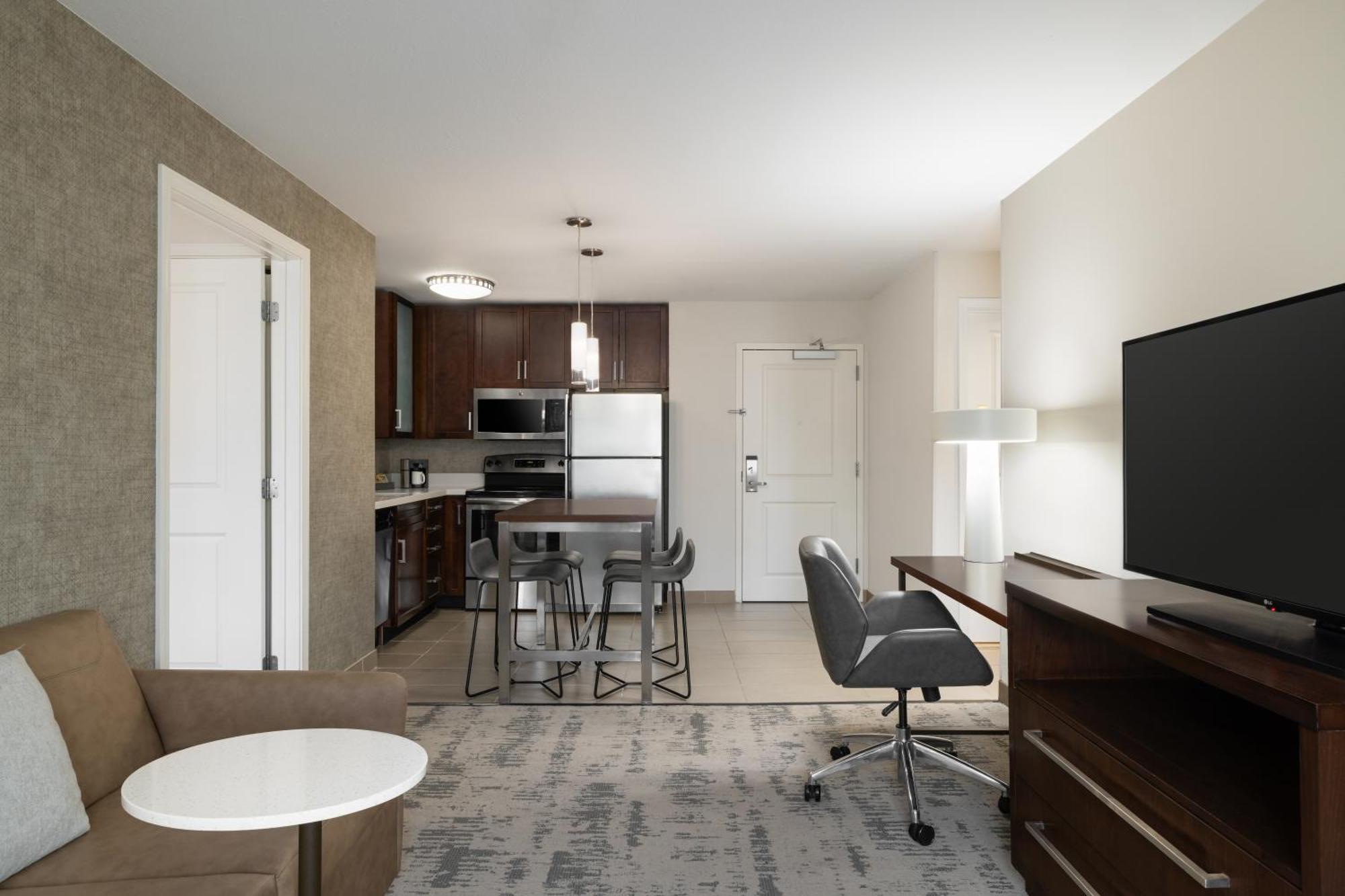 Two-Bedroom Suite,1666040589:JPEG