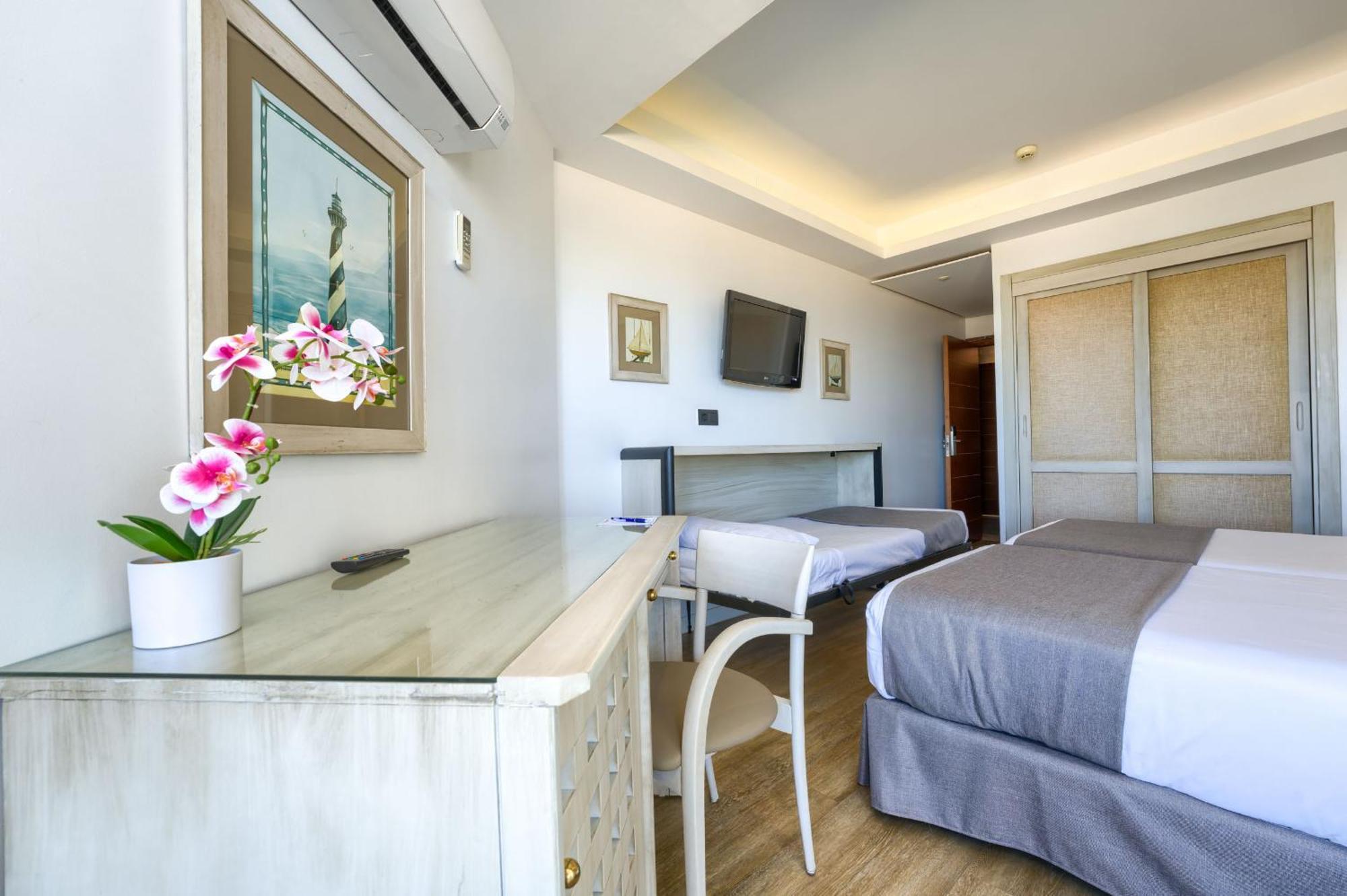 Double or Twin Room Extra Bed