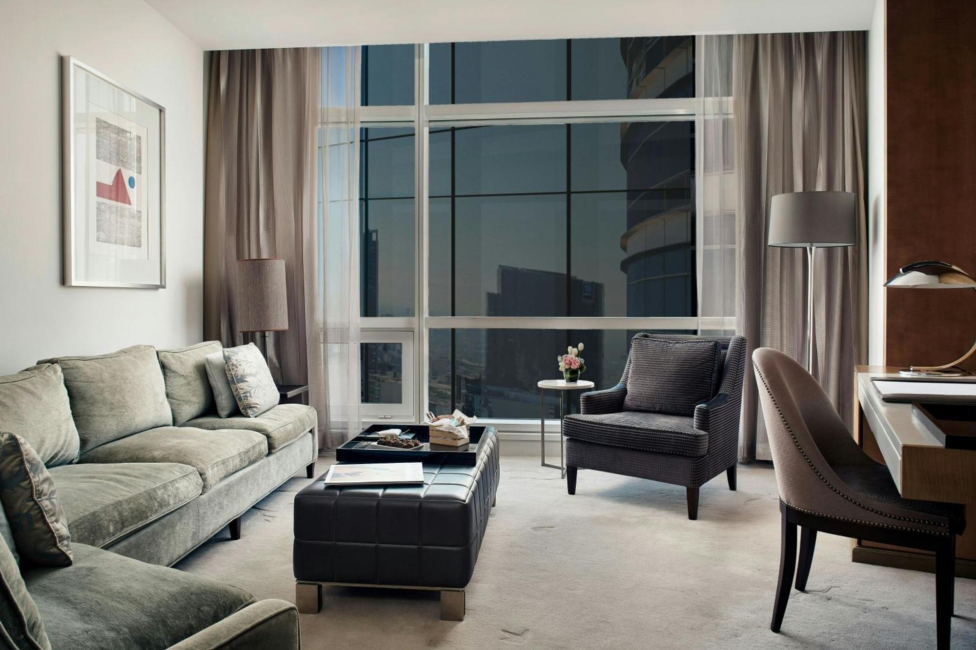 Executive Butler Service Executive Suite 1 King