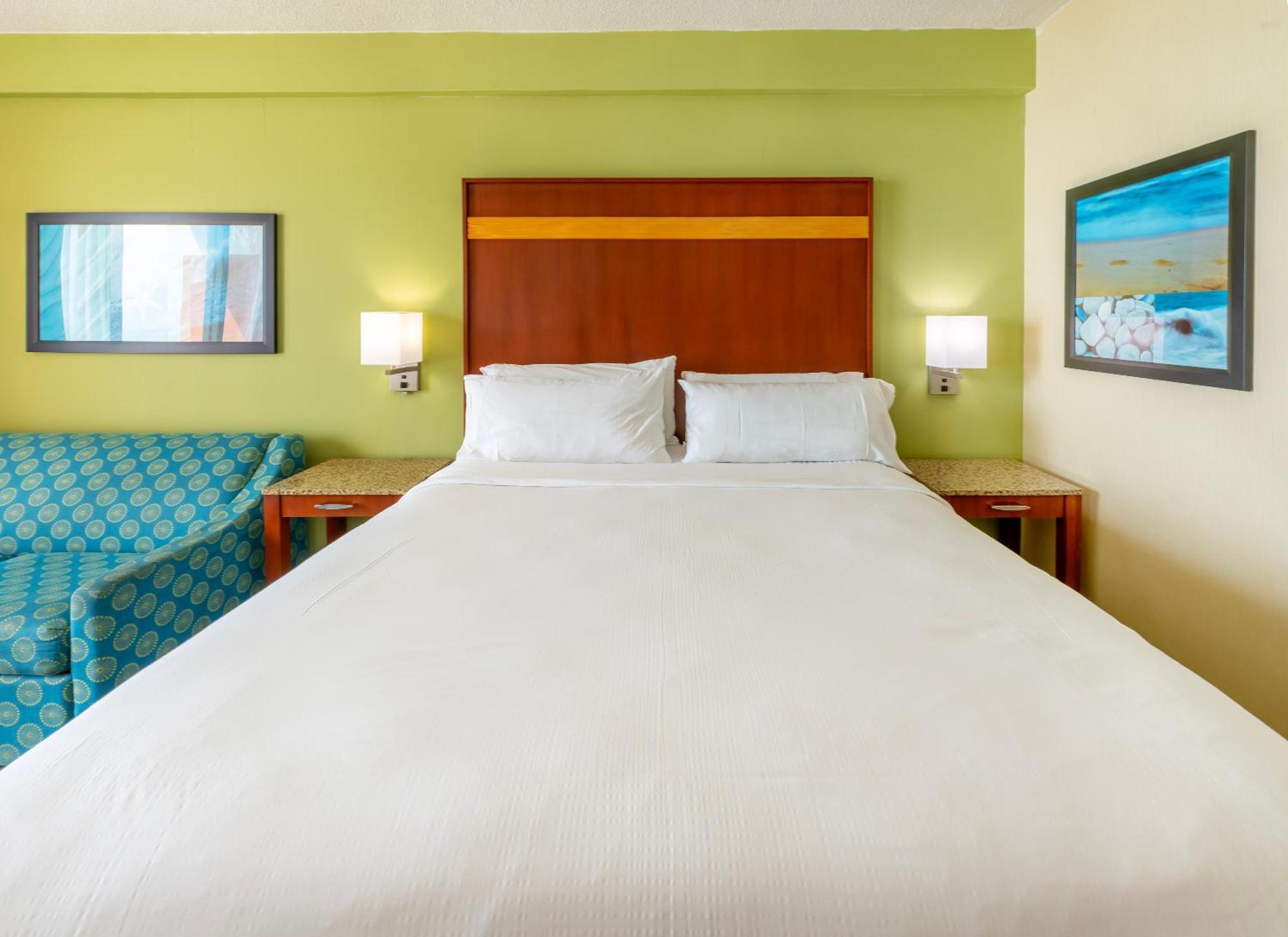 Standard Queen Room Two Queen Beds Pool View