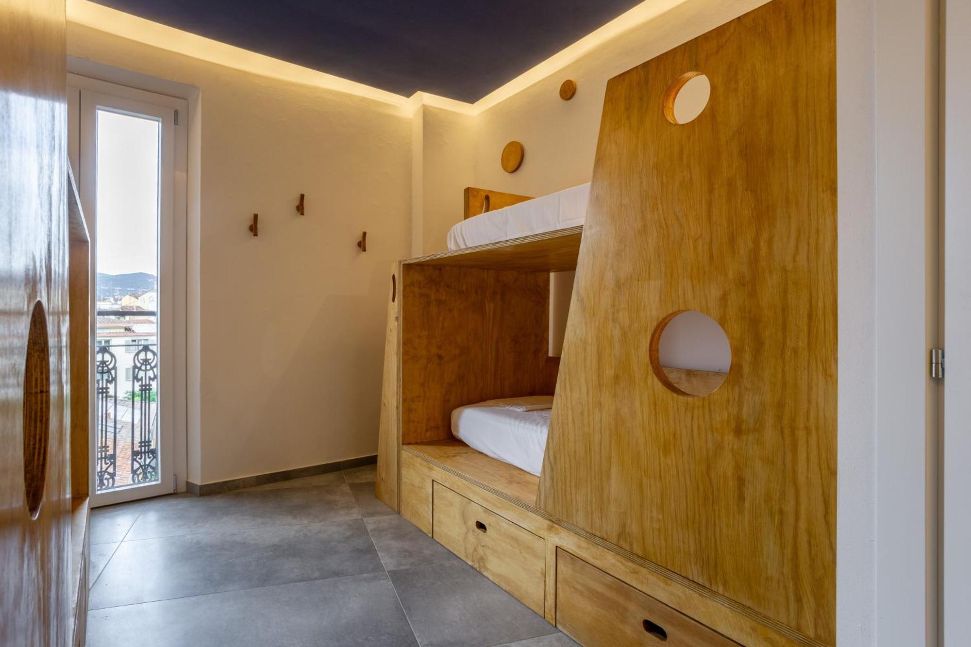 Bed 4-Bed Female Dormitory Room