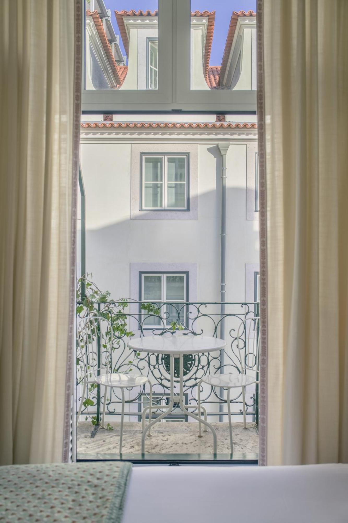 Single Room Balcony