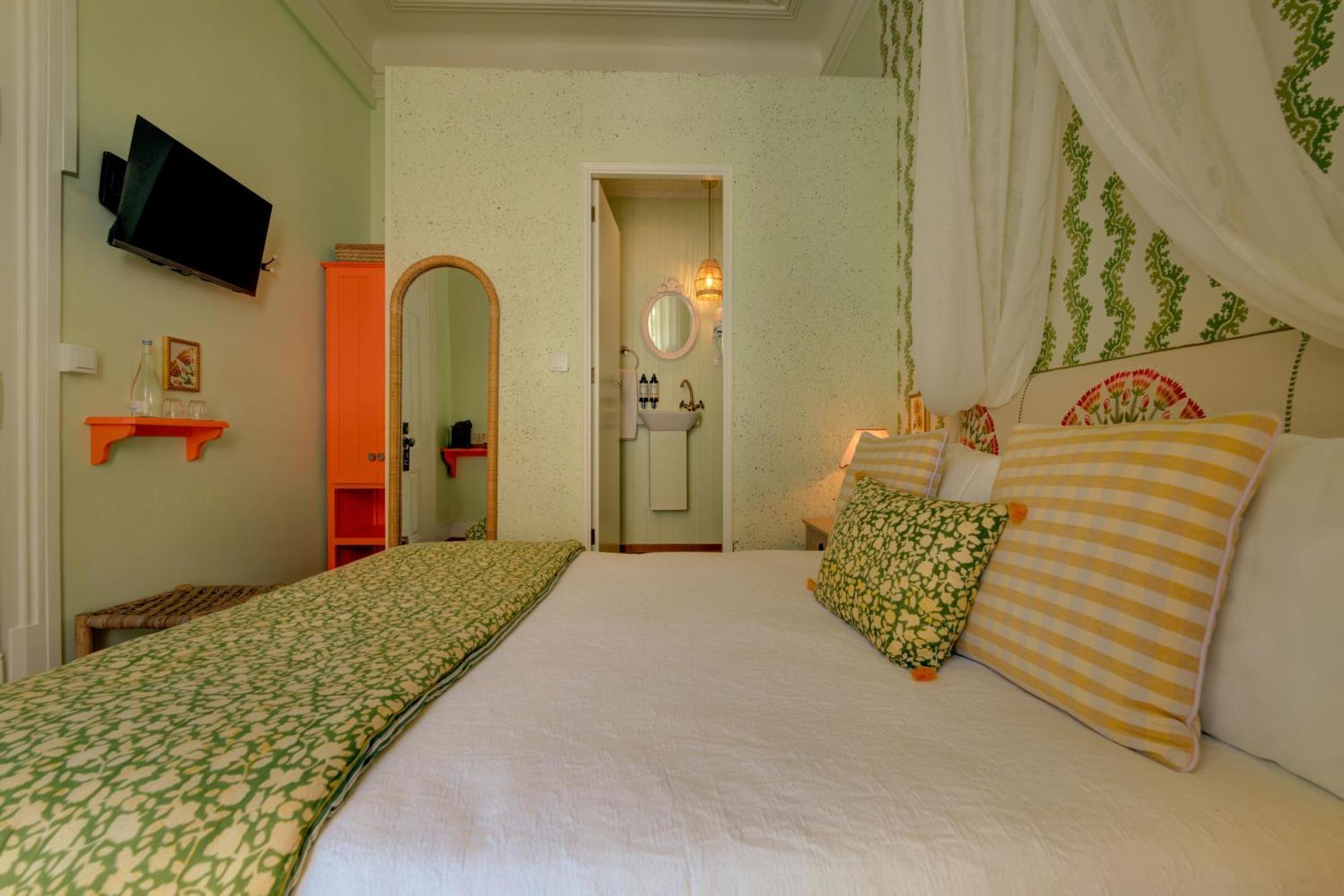 Single Room Balcony