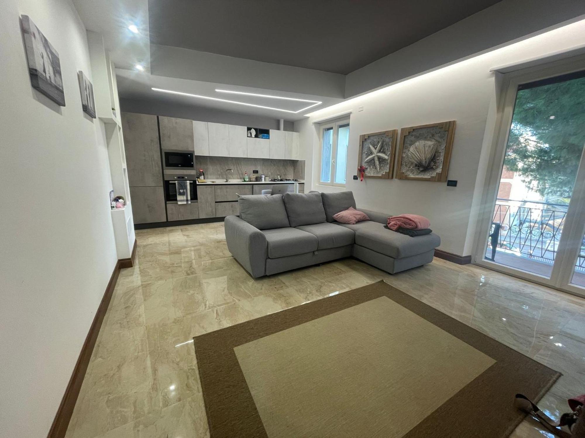 Deluxe One-Bedroom Apartment