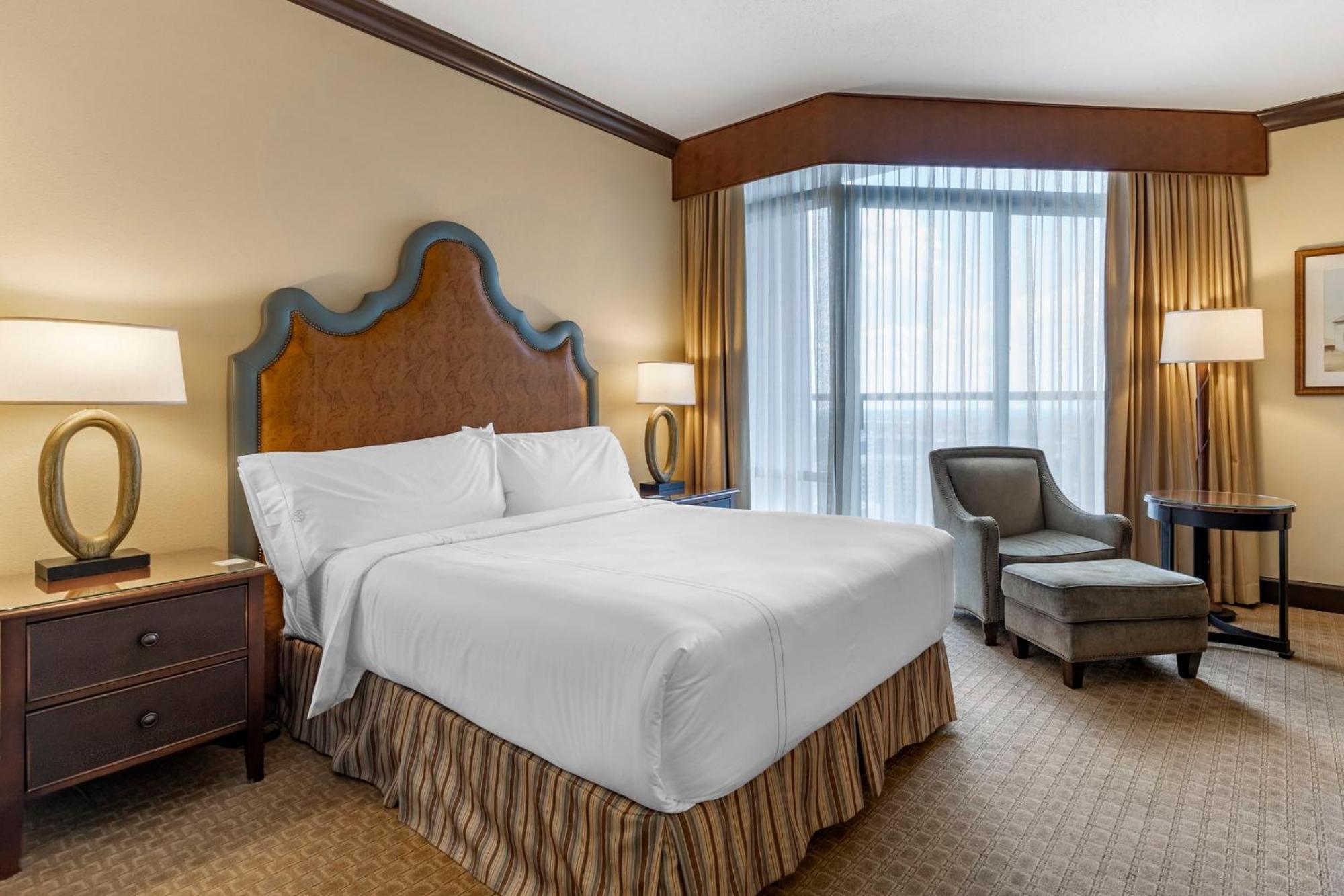 Traditional Room 1 Queen Bed