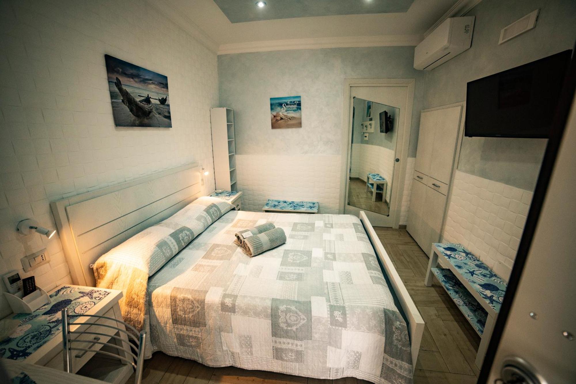 Deluxe Double Room Internal View