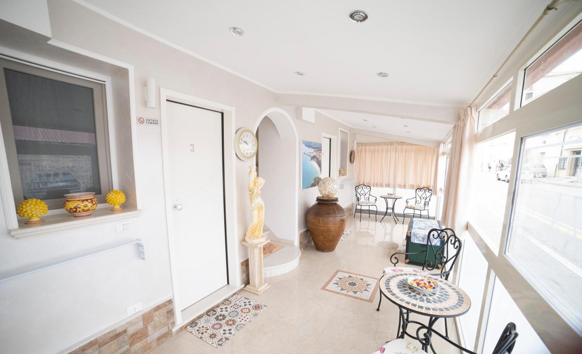 Deluxe Double Room Internal View