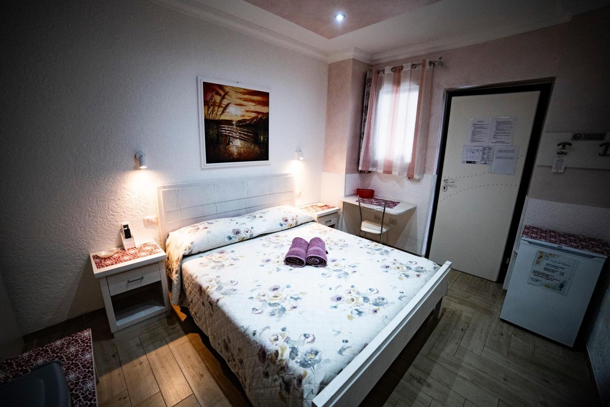 Deluxe Double Room Internal View