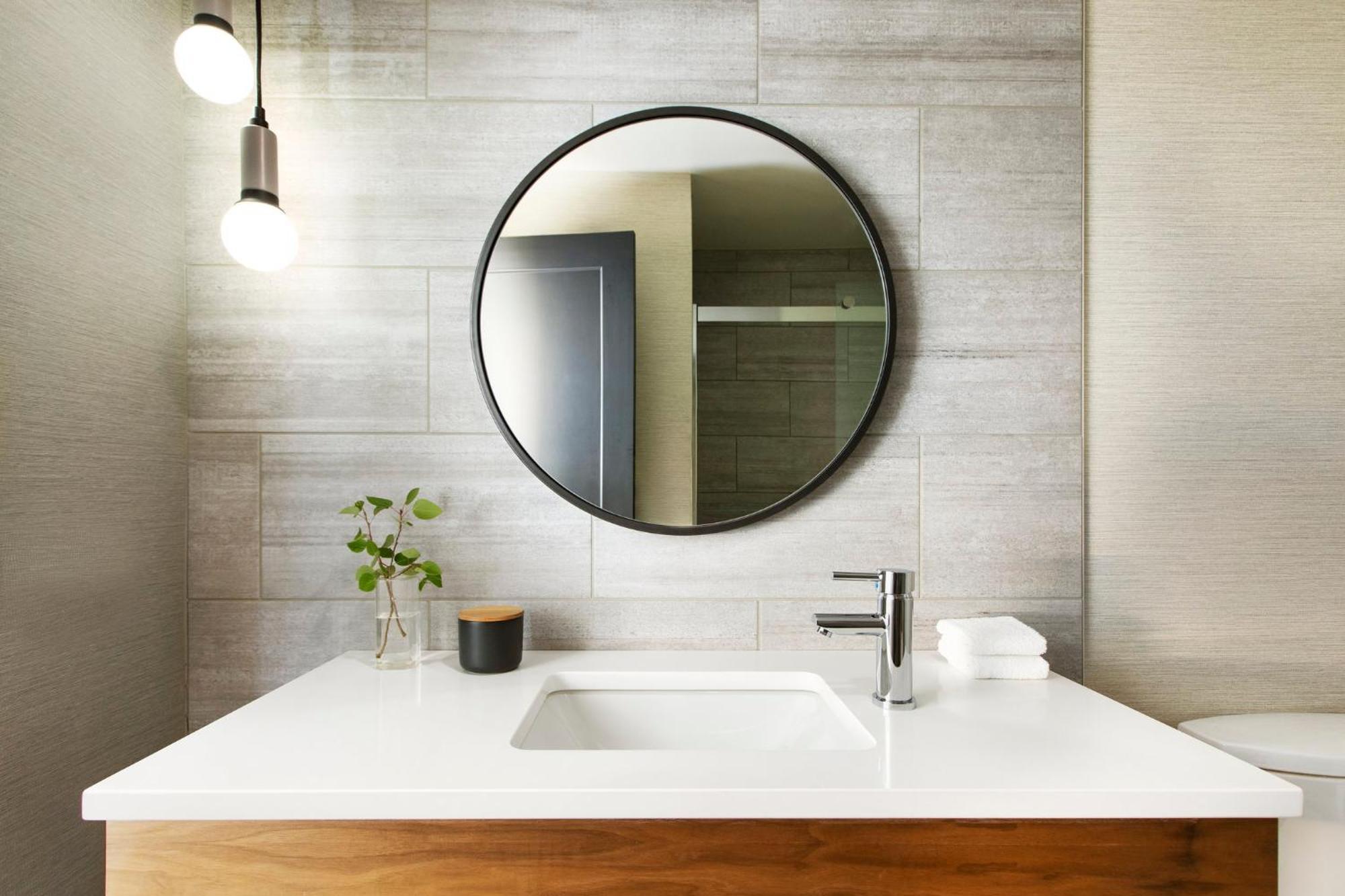 King Room Mobility Accessible Roll Shower Non-Smoking