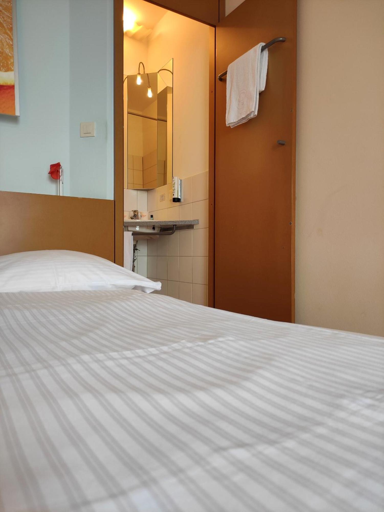 Standard Twin Room,1667425371:JPEG