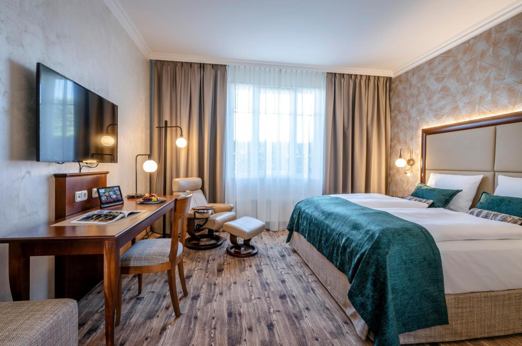 Deluxe Double Room,1667425779:JPEG