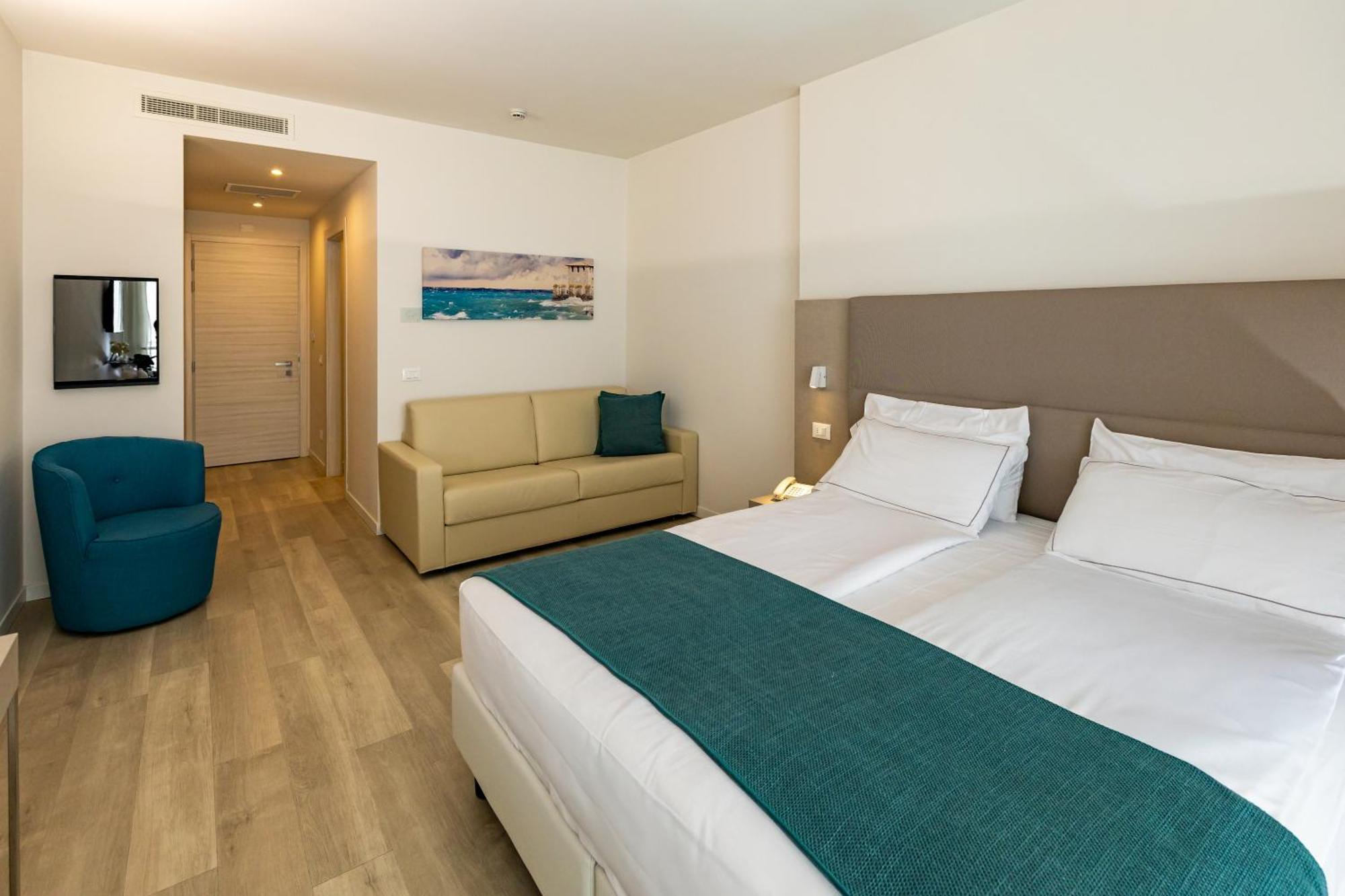 Superior Double Room Side Lake View