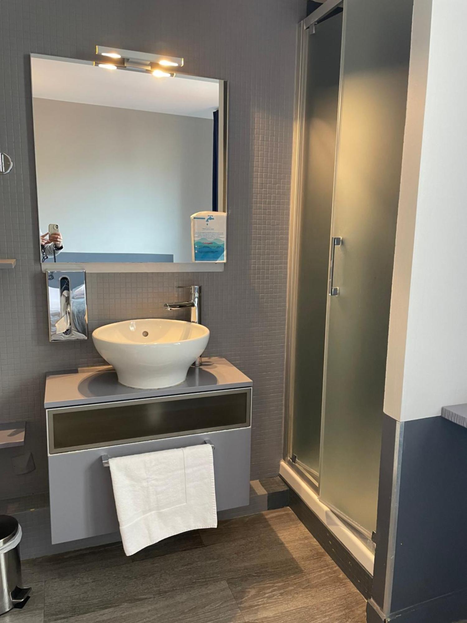 Single Room - Patio or Street view,1667430962:JPEG