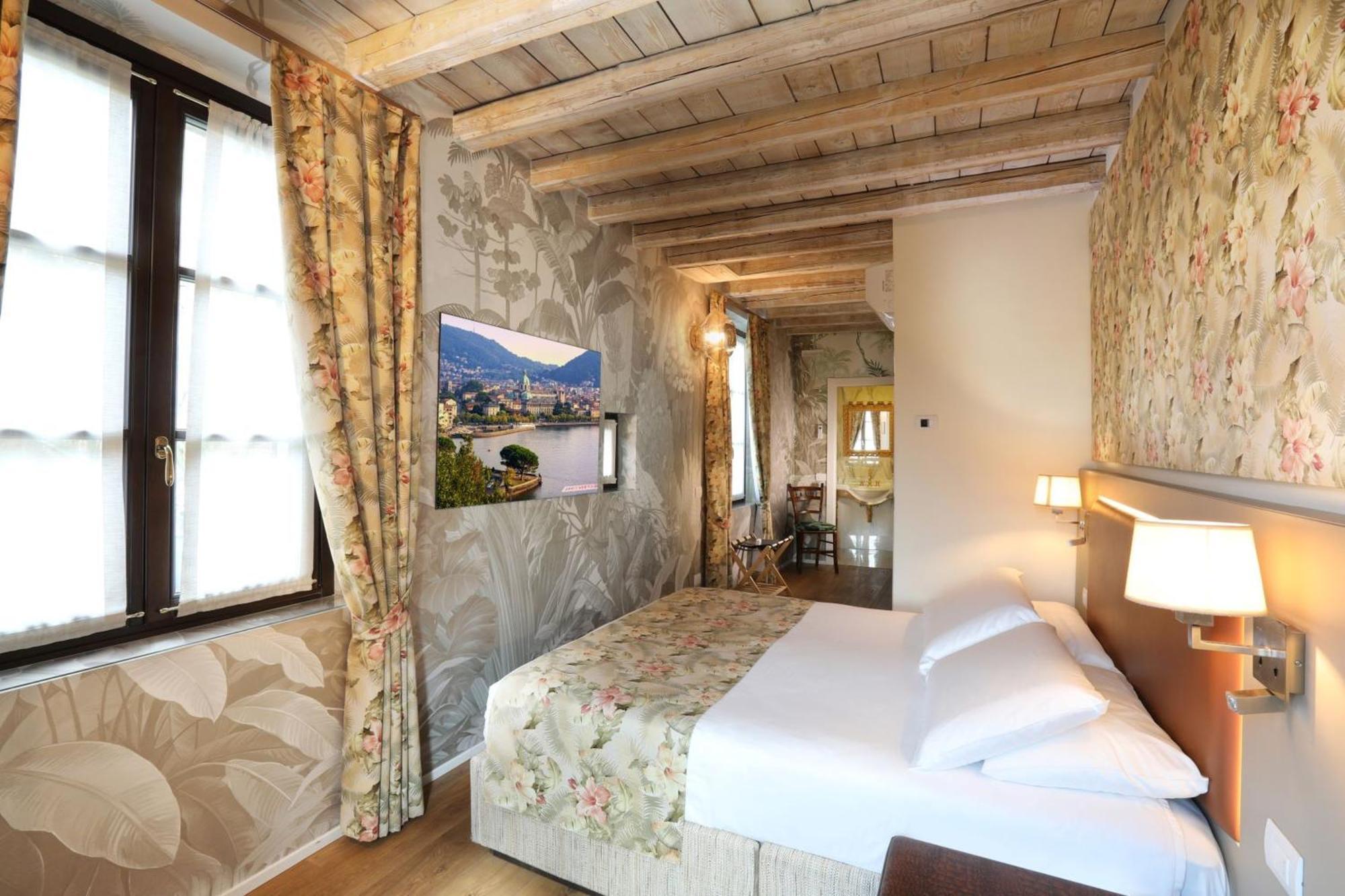 King Room Lake View