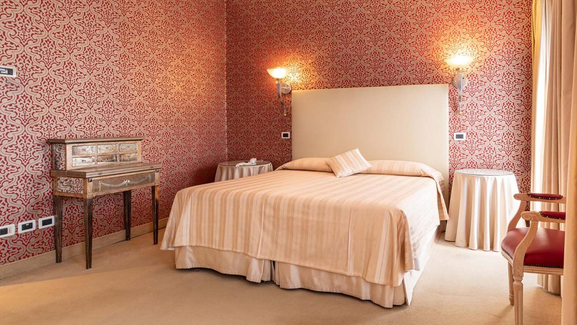 Superior Double Room Canal View