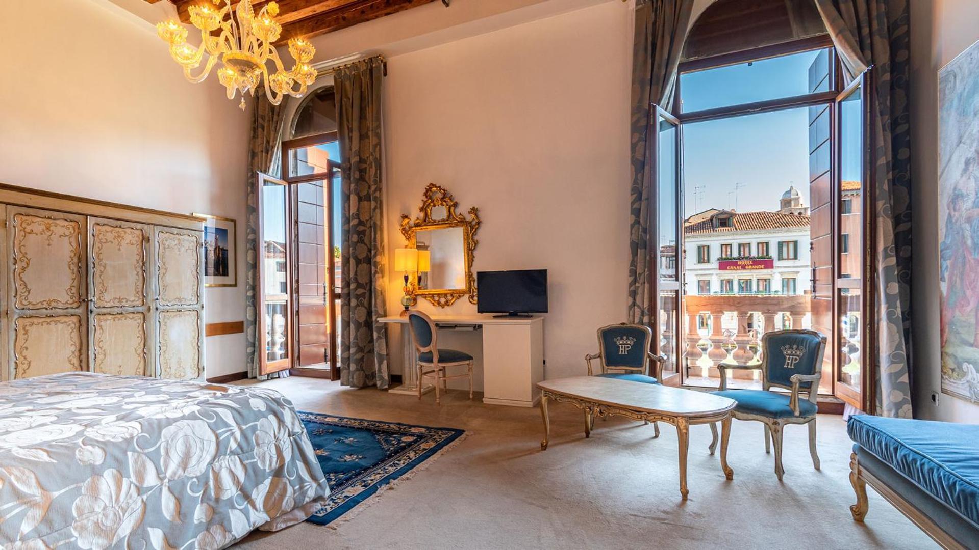 Deluxe Double Room Canal View