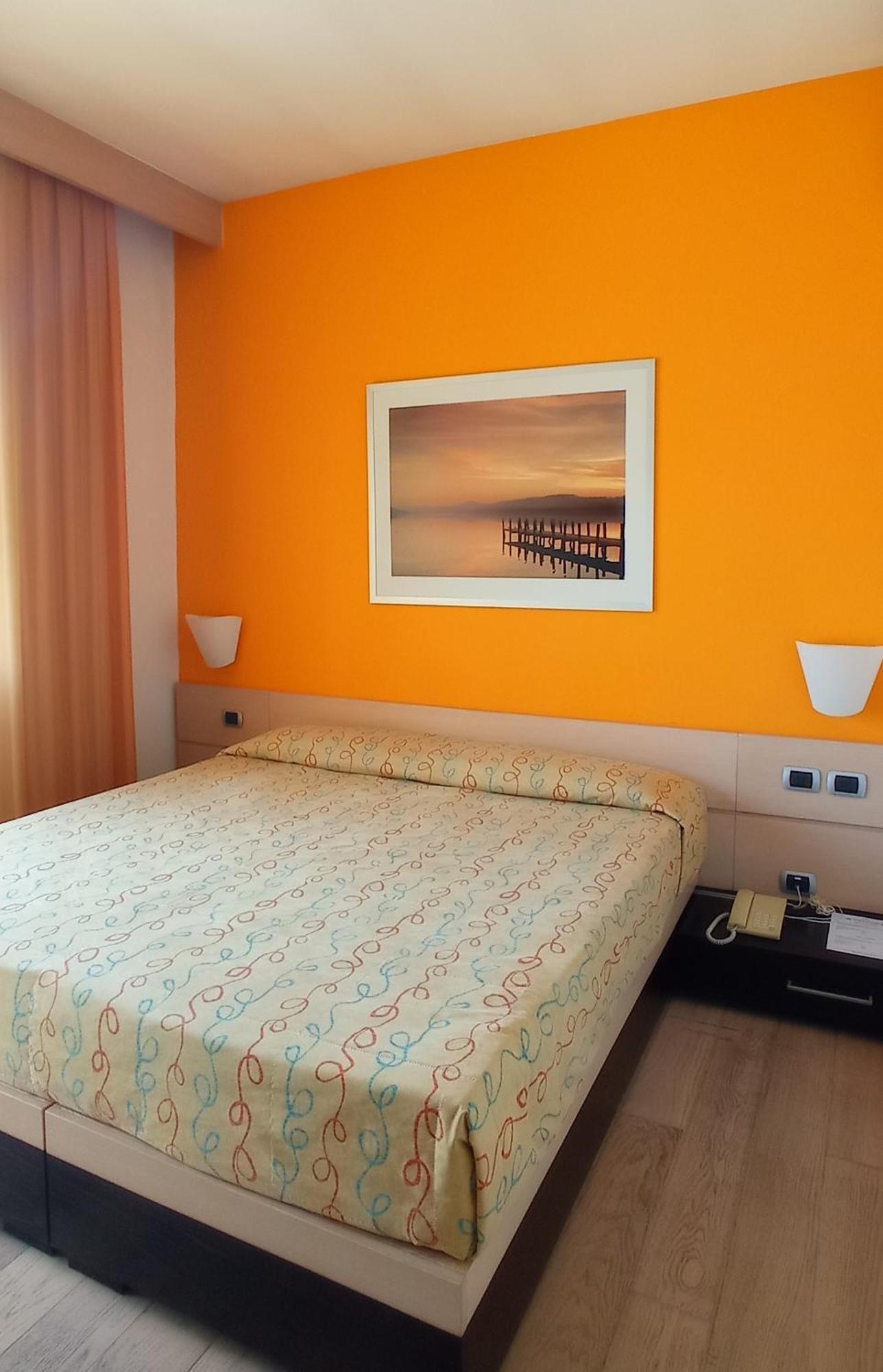 Double Room,1746822994:JPEG