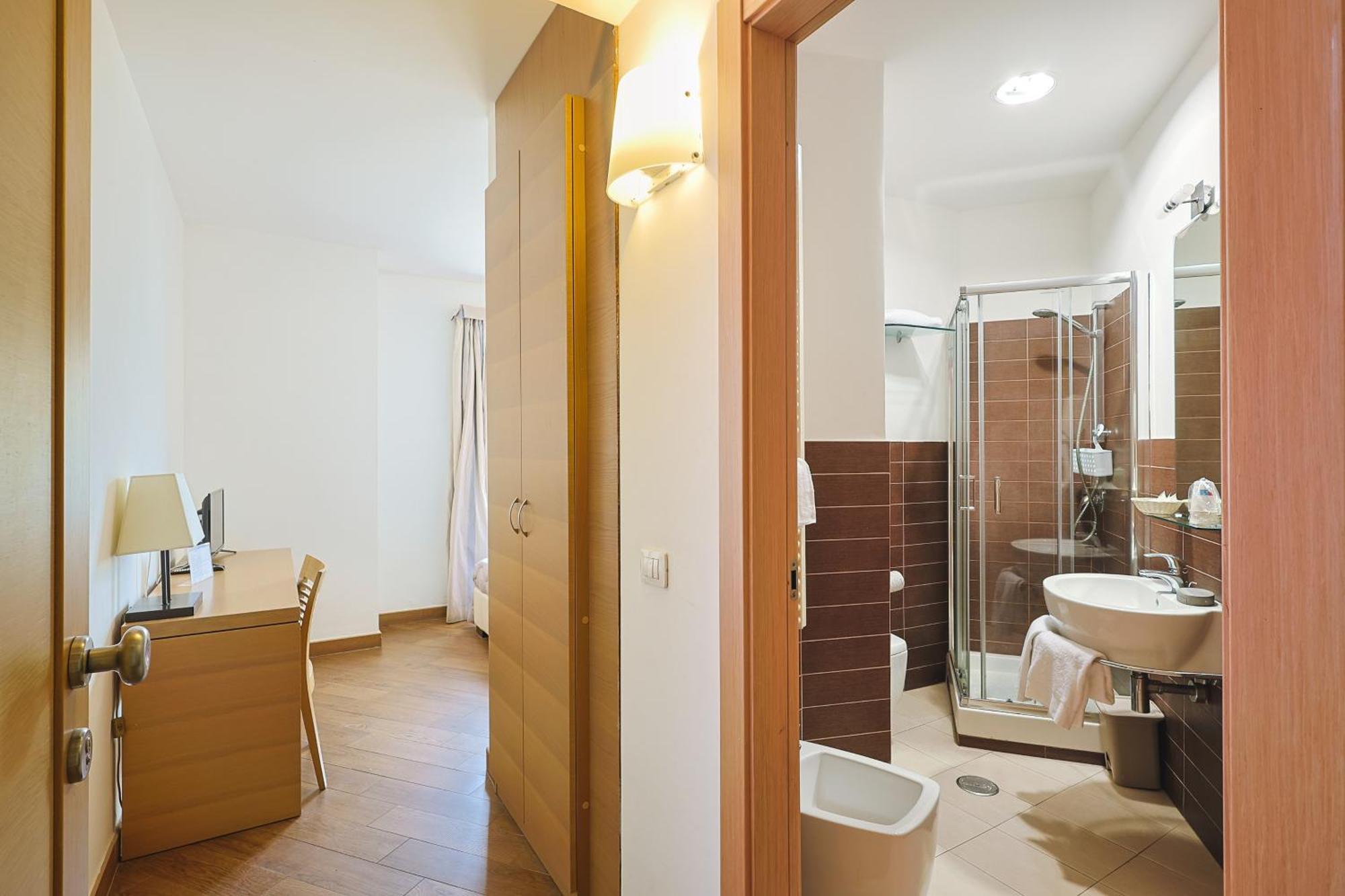 Double Room Private Bathroom
