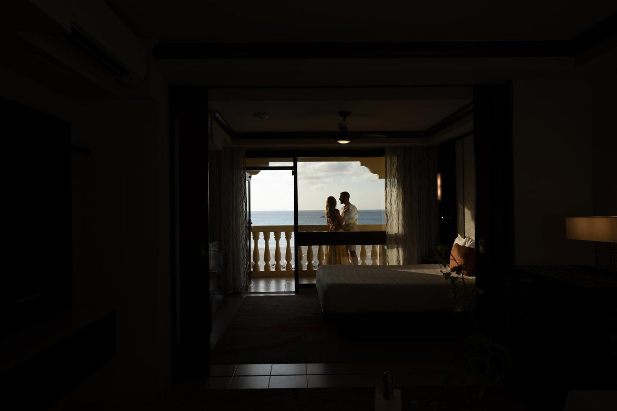 Tara Suite Oceanfront King Bed