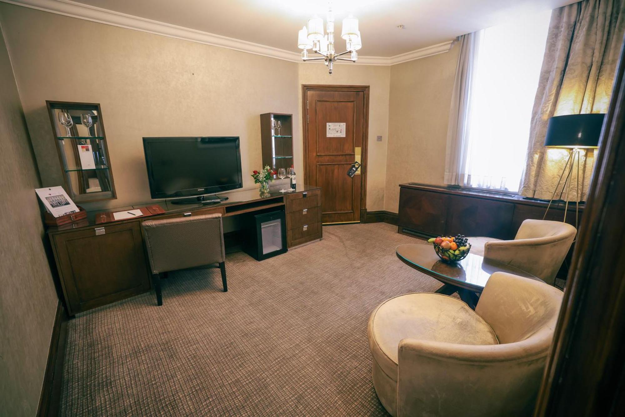 King Magistrate Suite