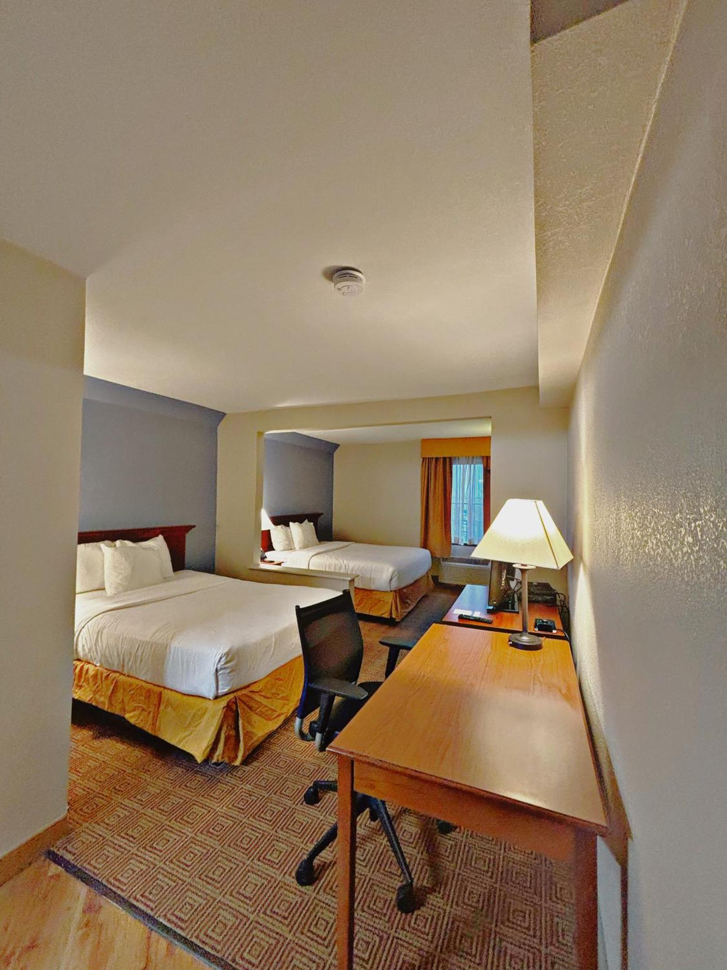 Queen Room Two Queen Beds