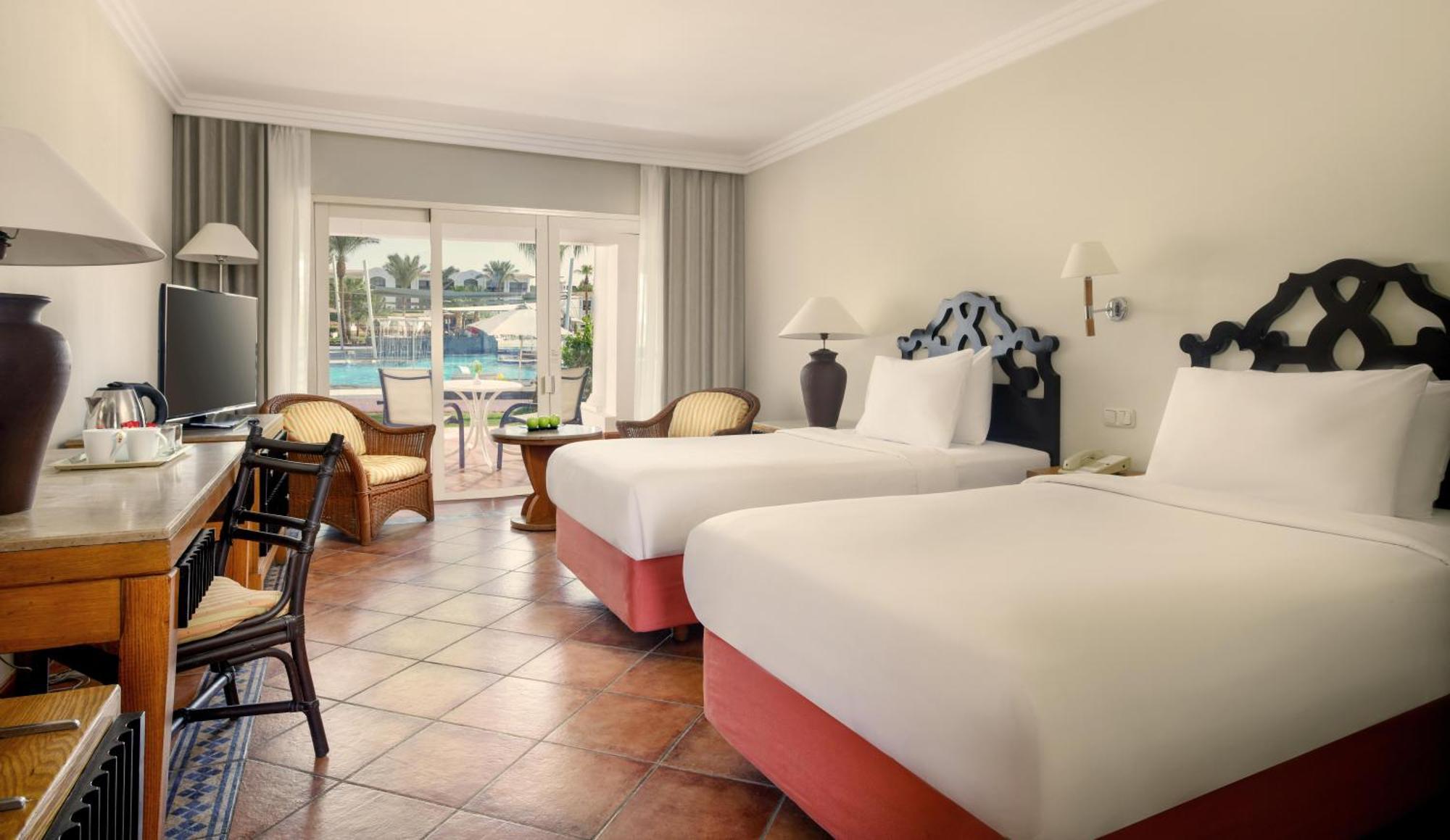 Deluxe Queen or Twin Room Pool View