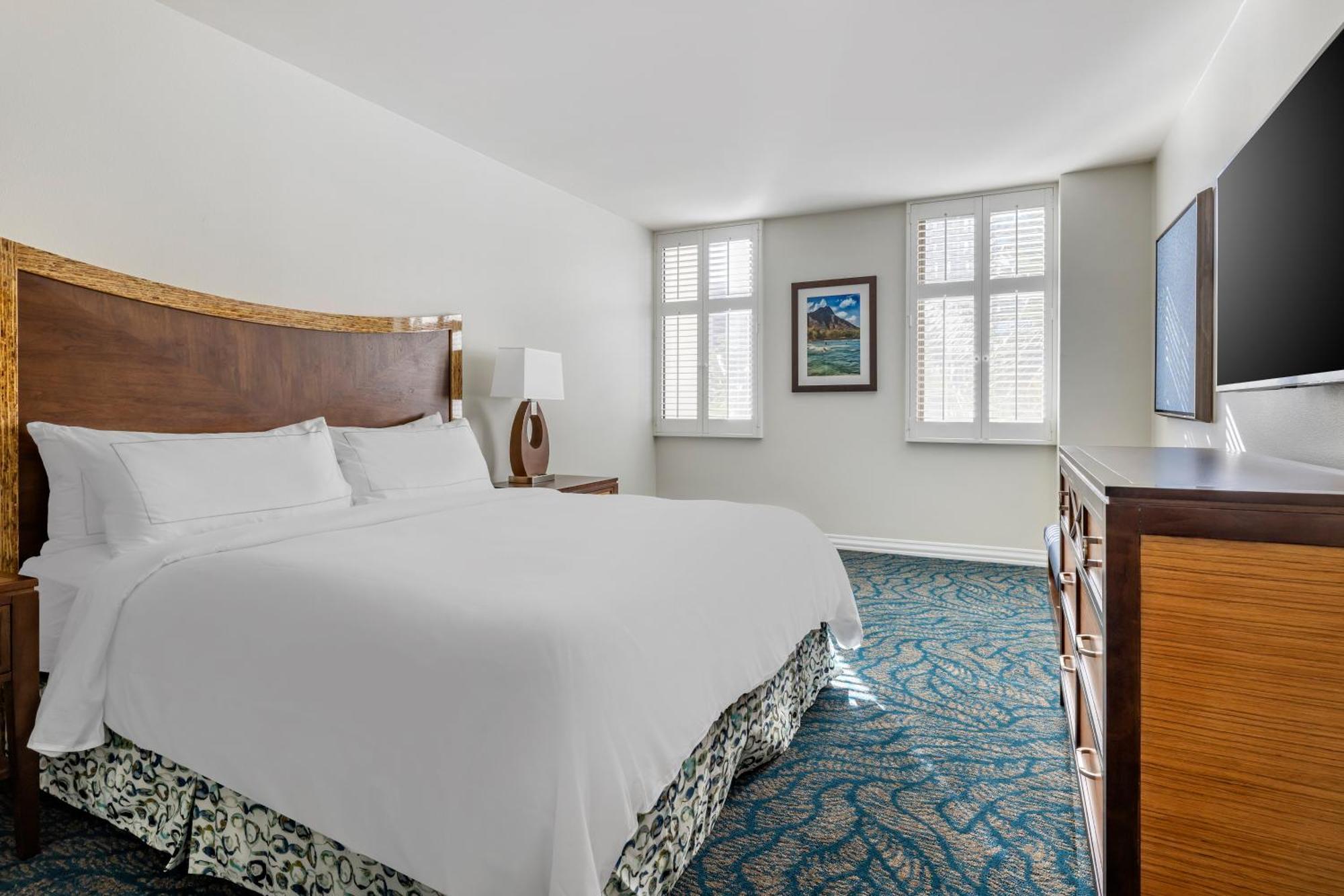 Two-Bedroom Suite Sofa Bed Ocean View Lagoon Tower,1668055856:JPEG
