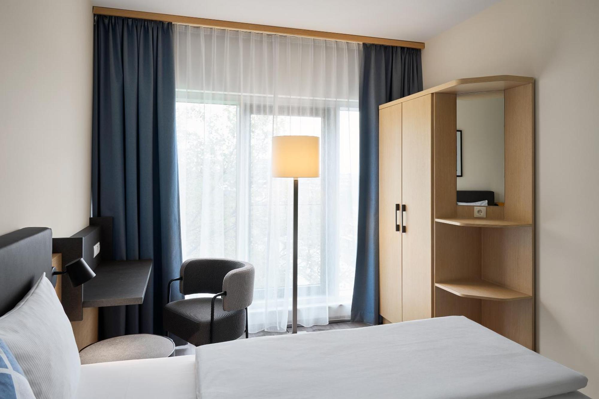 Standard Twin Room Street View