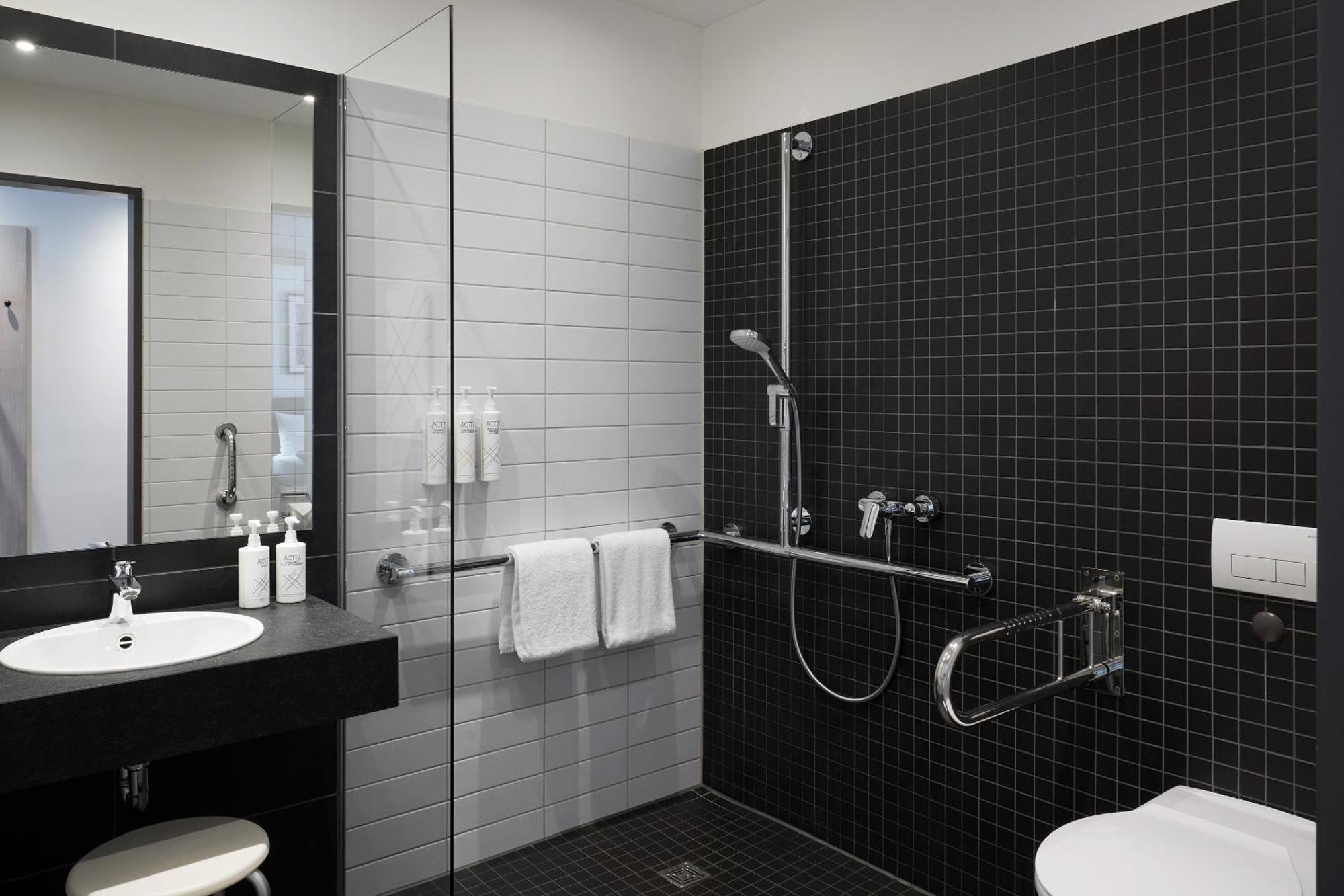 Standard Queen Room Street View Accessible