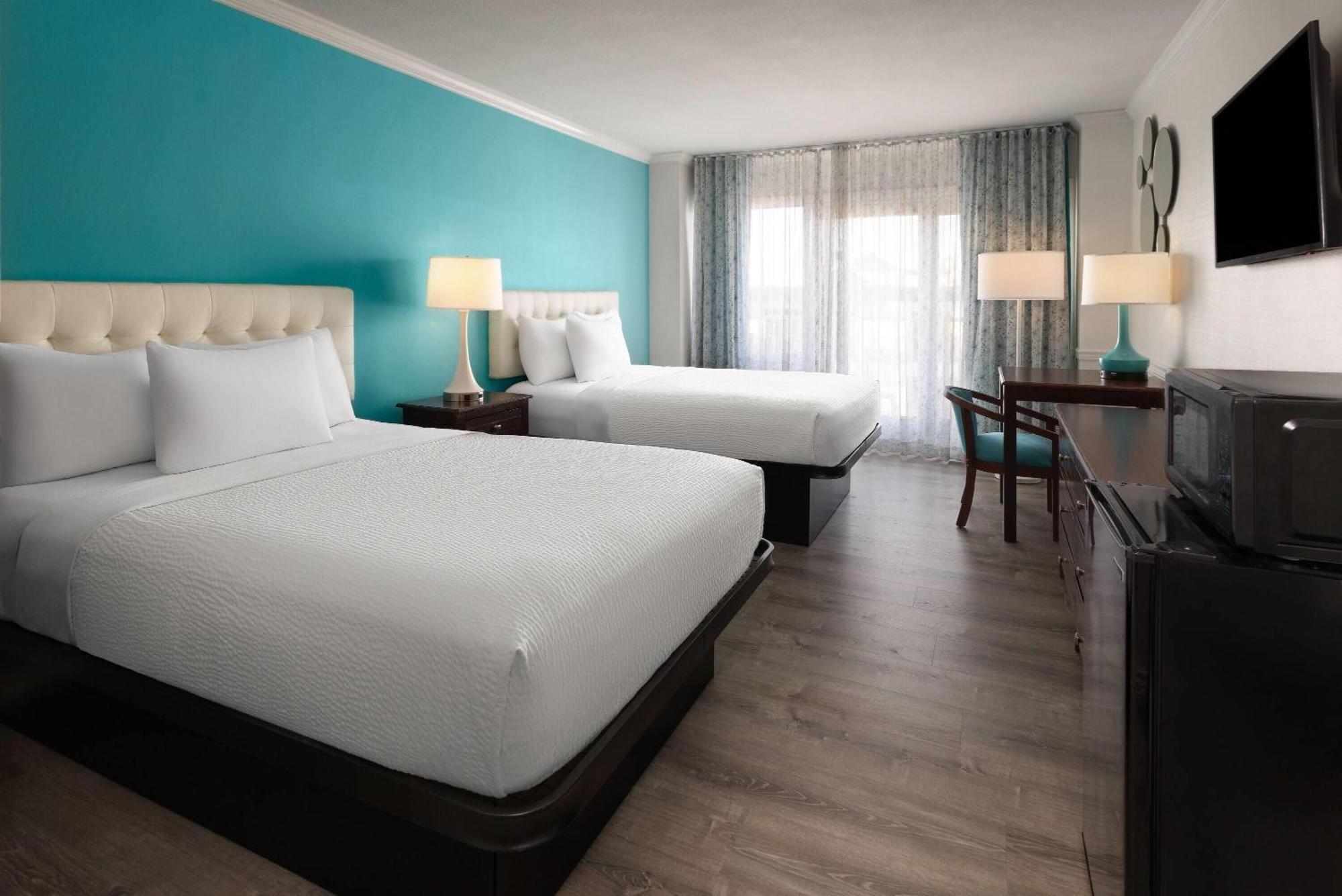 Room with Two Double Beds and Partial Ocean View - Non Smoking,1668064400:JPEG