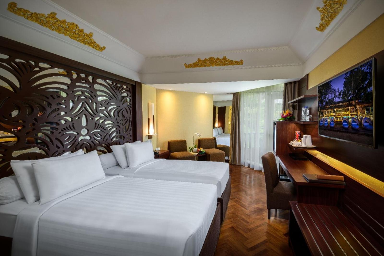 Club Twin Room