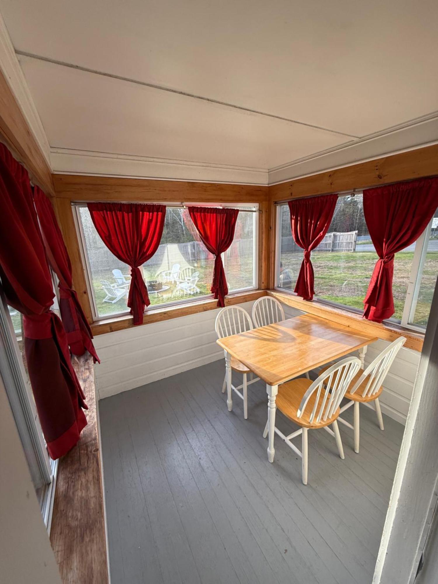 1 bedroom Cottage 1 Q or 2T