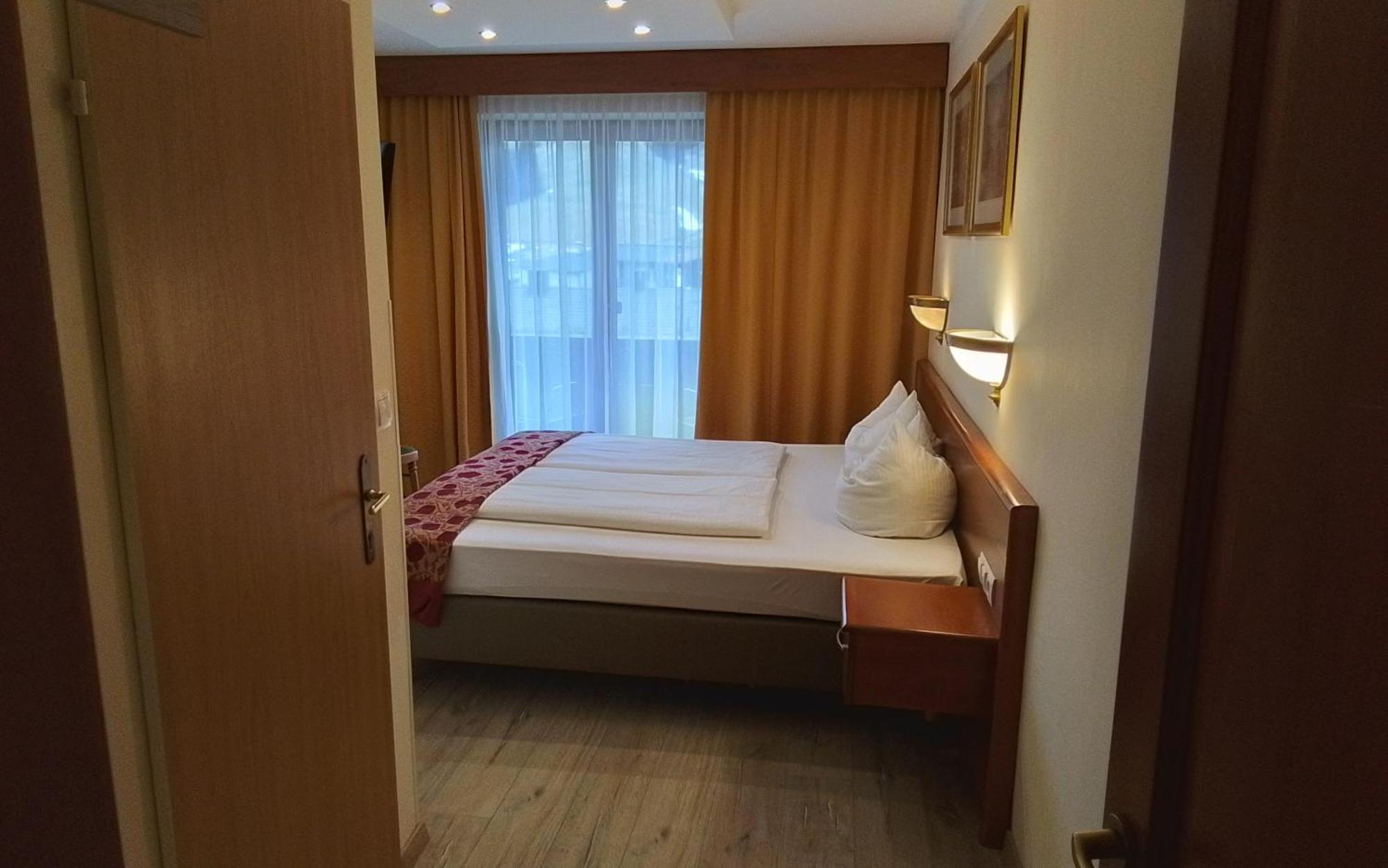 Double Room with Balcony,1668081960:JPEG